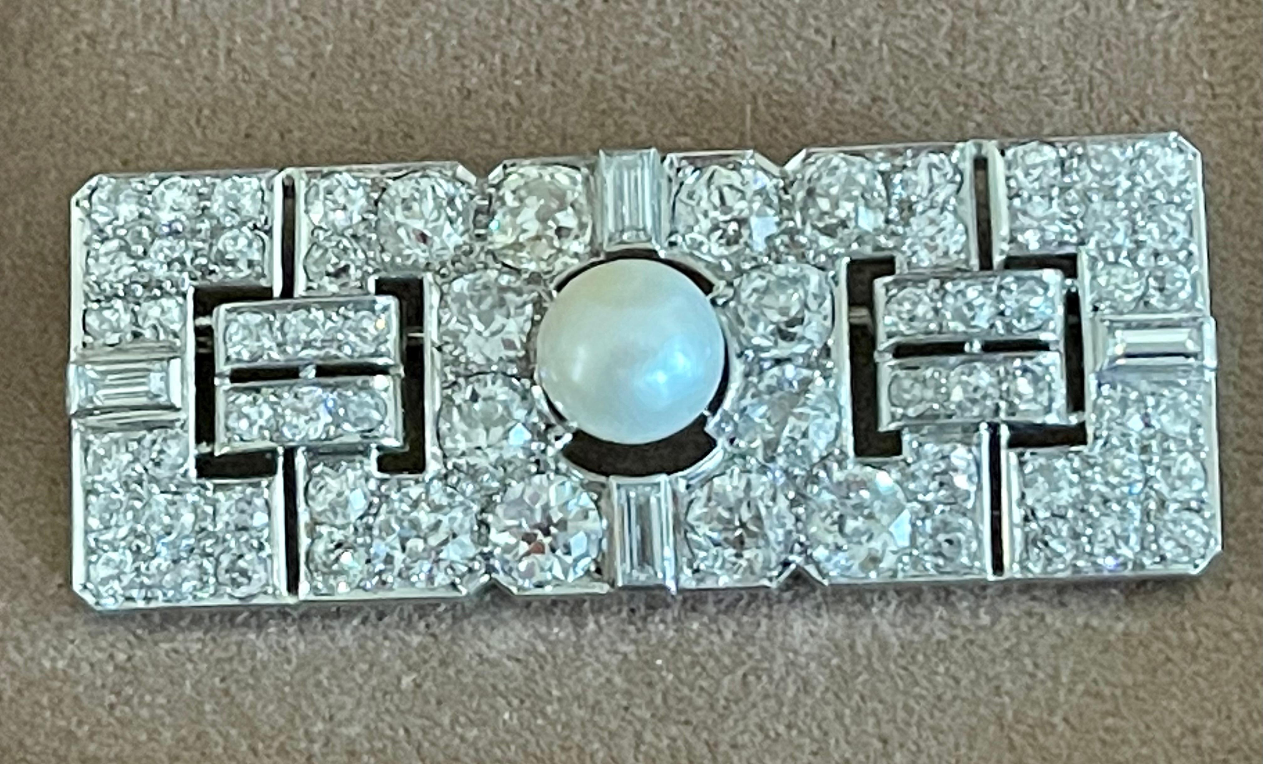 Art Deco Diamond Cultured Pearl Platinum Plaque Brooch In Good Condition For Sale In Zurich, Zollstrasse