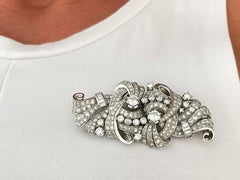 Art Deco Diamond Double Clip Brooch/Pendant in Platinum, 7.68 Carats