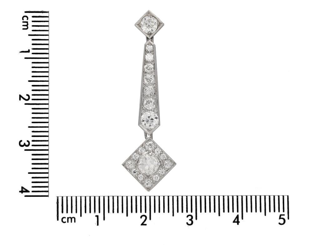 Boucles d'oreilles pendantes en diamant Art déco, vers 1925 Bon état - En vente à London, GB