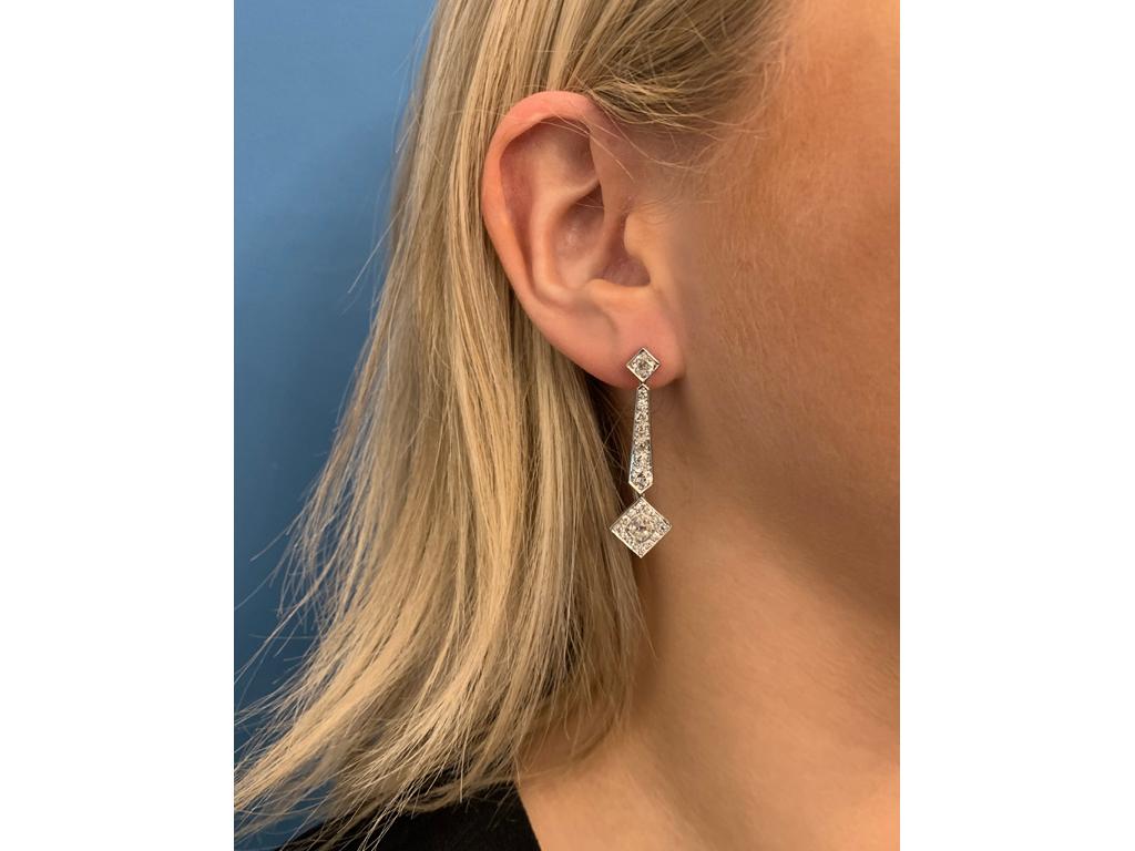 Boucles d'oreilles pendantes en diamant Art déco, vers 1925 Unisexe en vente