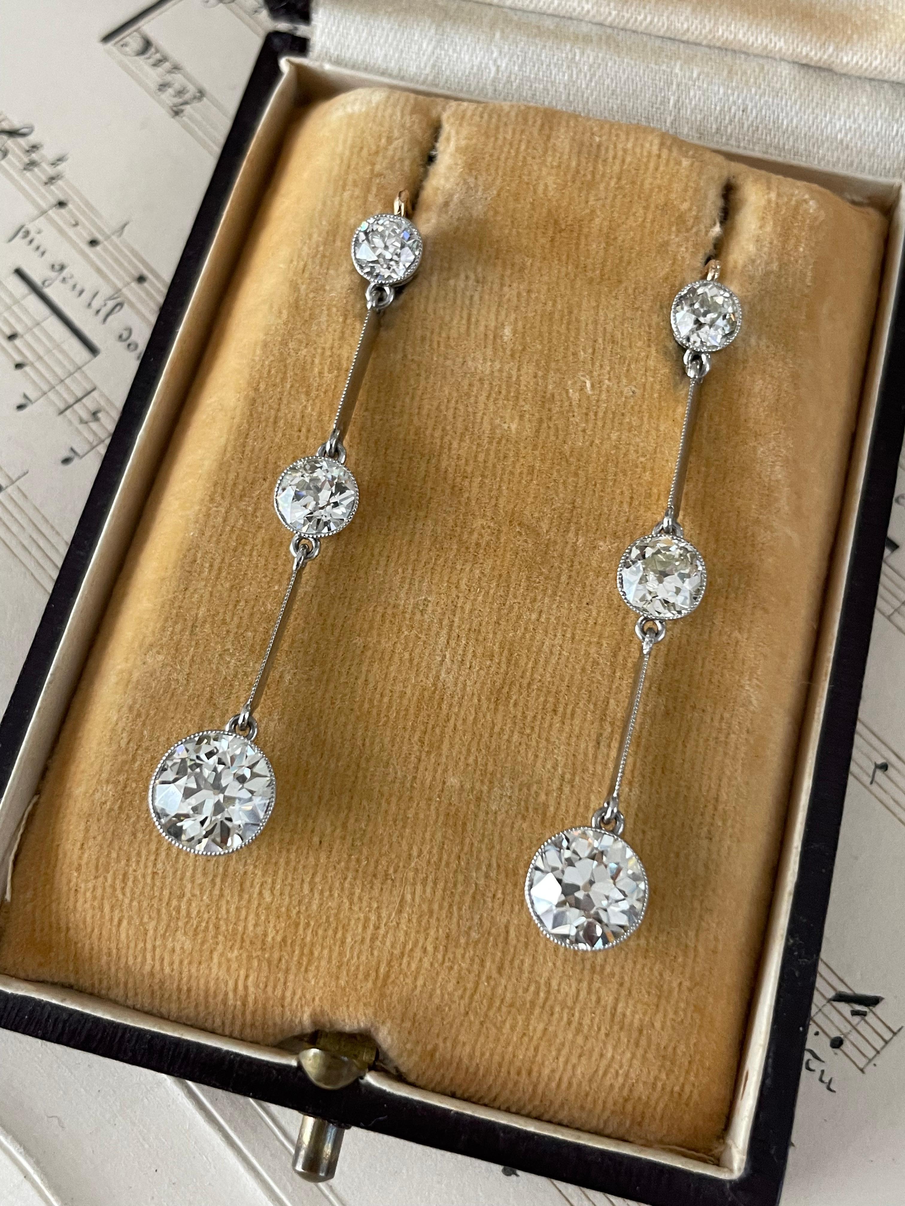 Women's Art Deco Diamond Drop Earrings