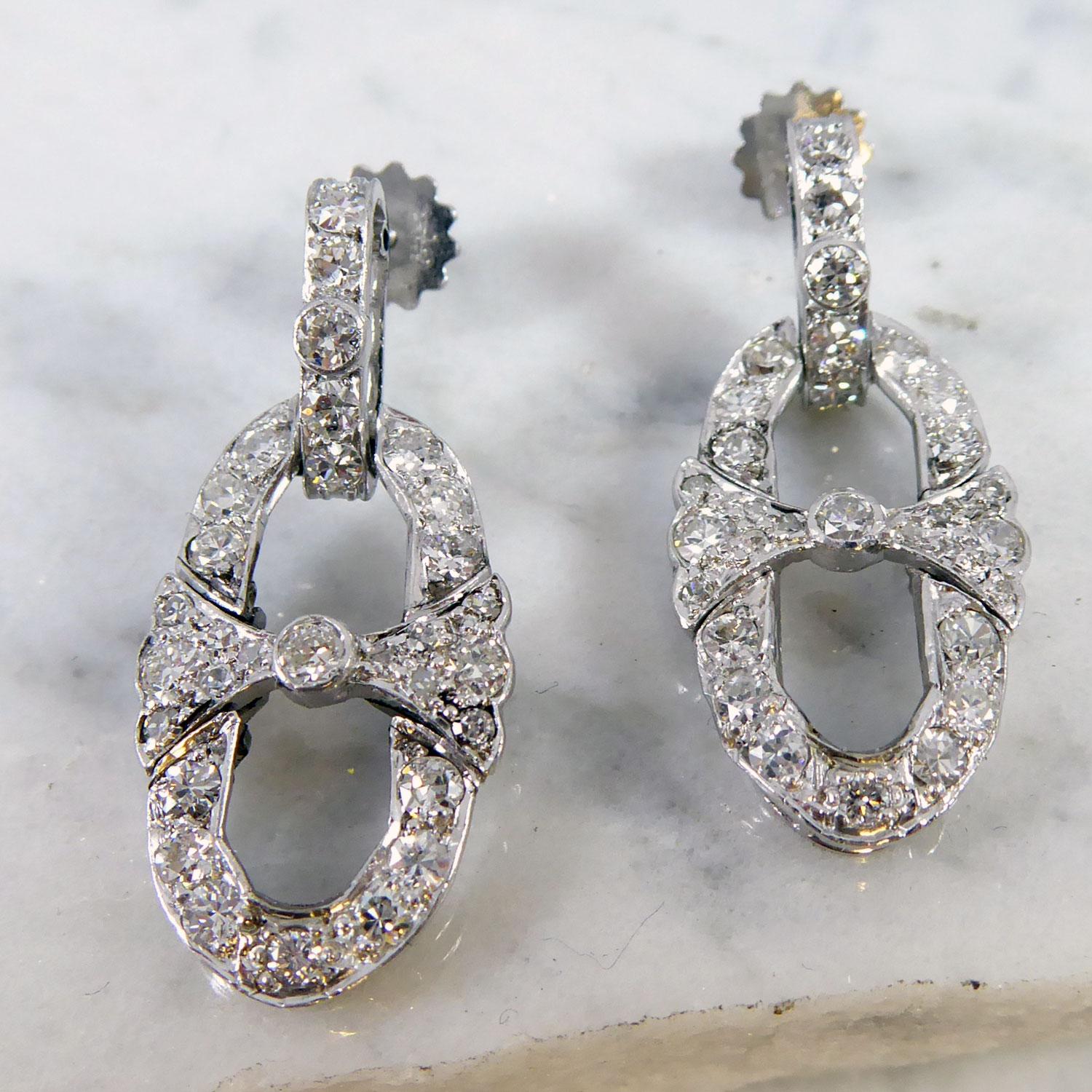 Women's Art Deco 1.60 Carat Diamond Drop Earrings