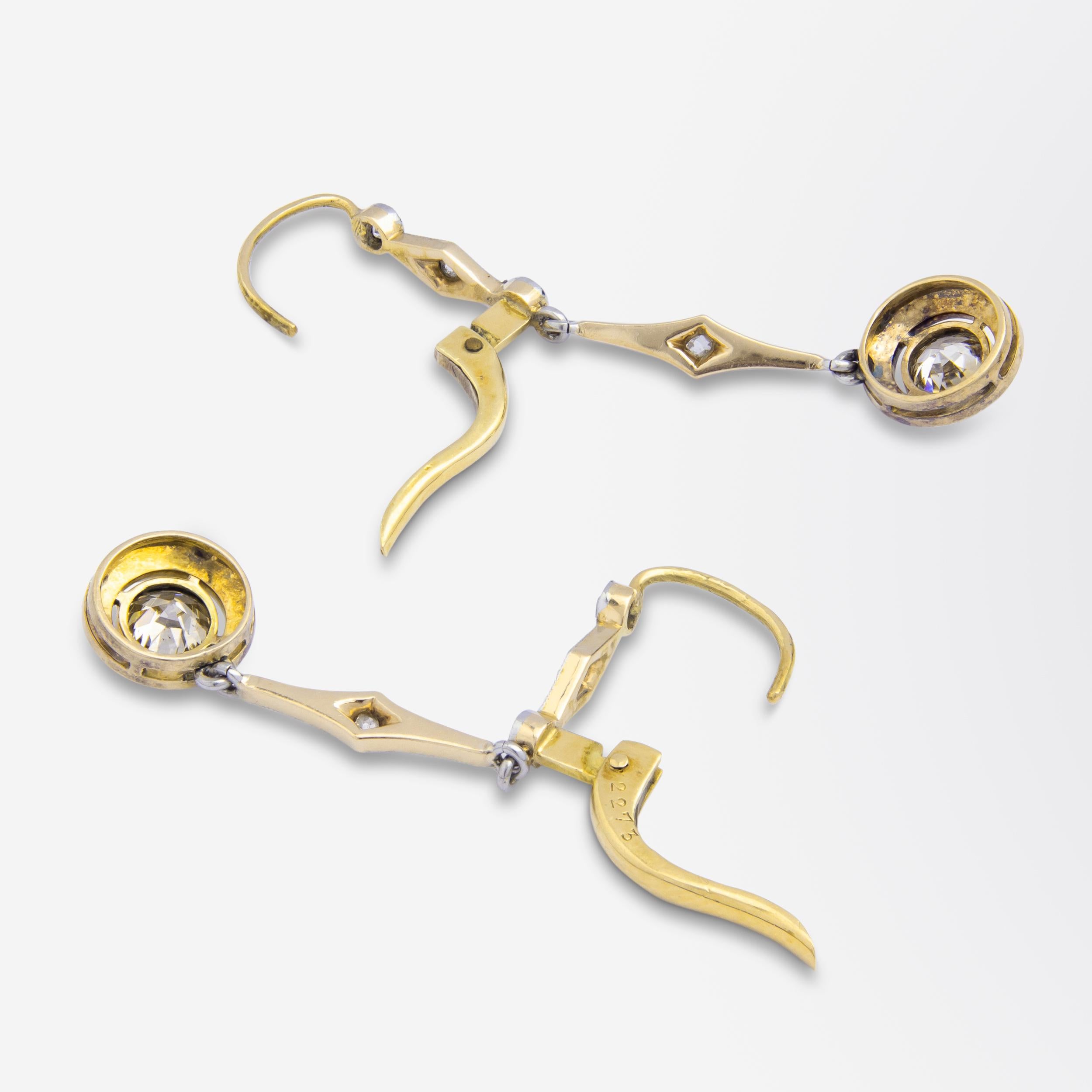 Taille vieille Europe Boucles d'oreilles Art déco en or 18 carats et diamants en vente