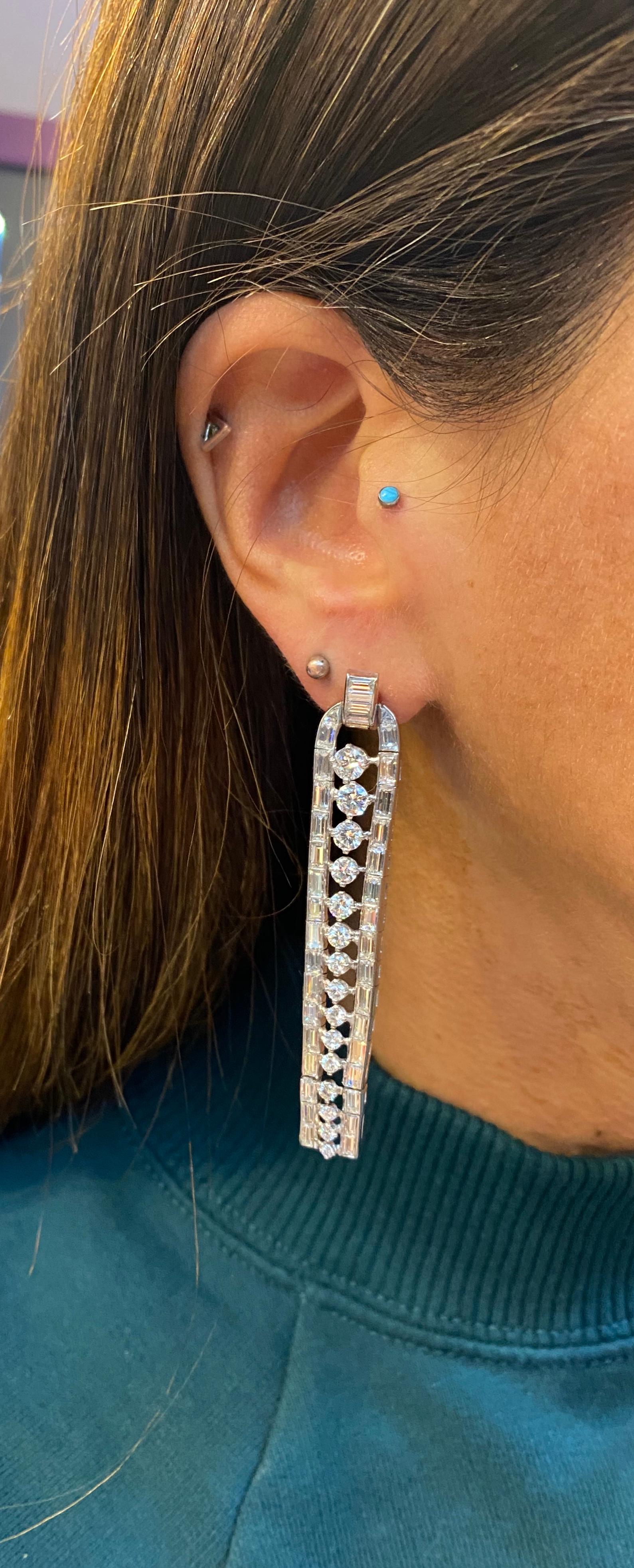 Dreireihige lineare Diamant-Ohrringe im Art-déco-Stil (Art déco)