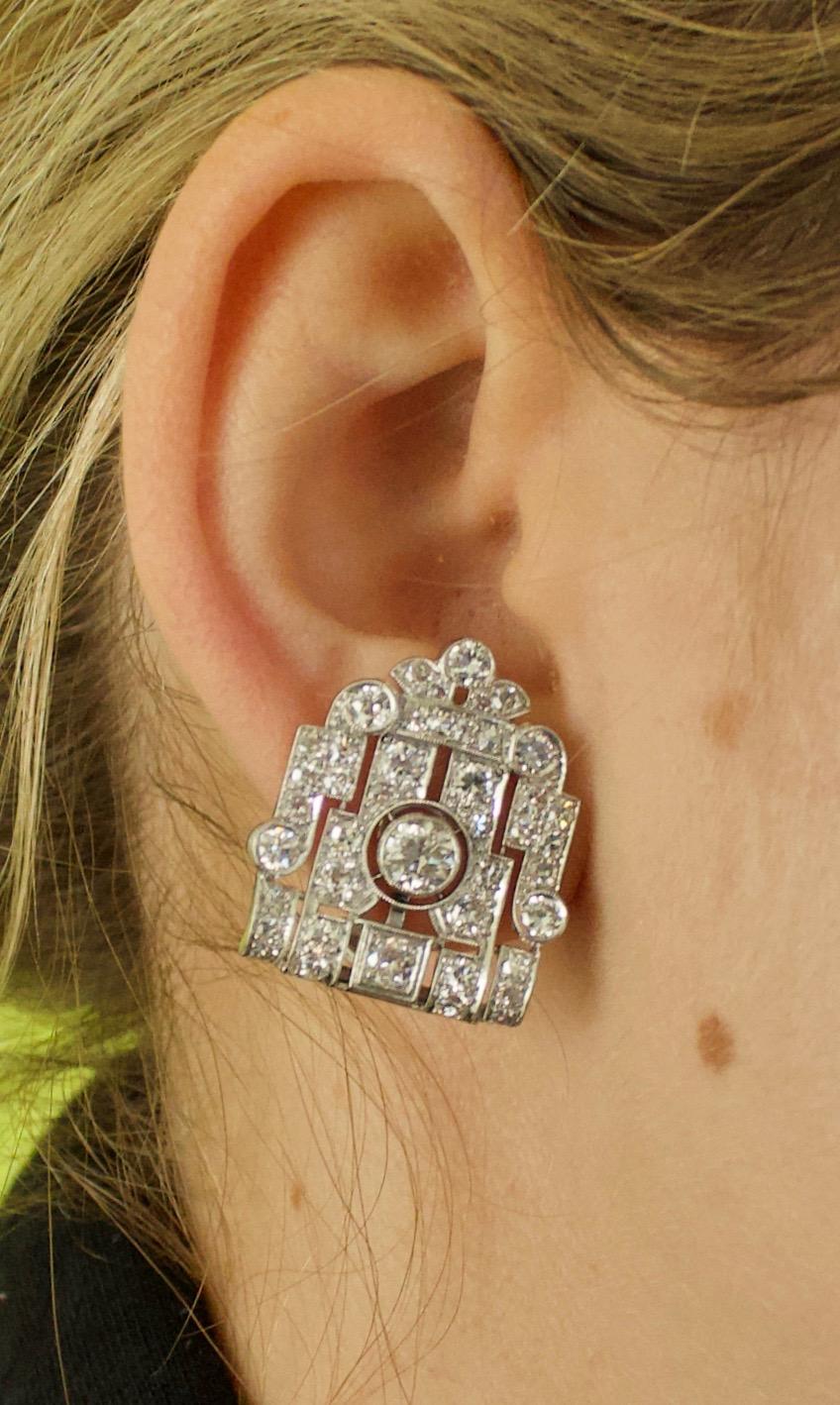 Art Deco Diamond Earrings in Platinum, circa 1930s 1