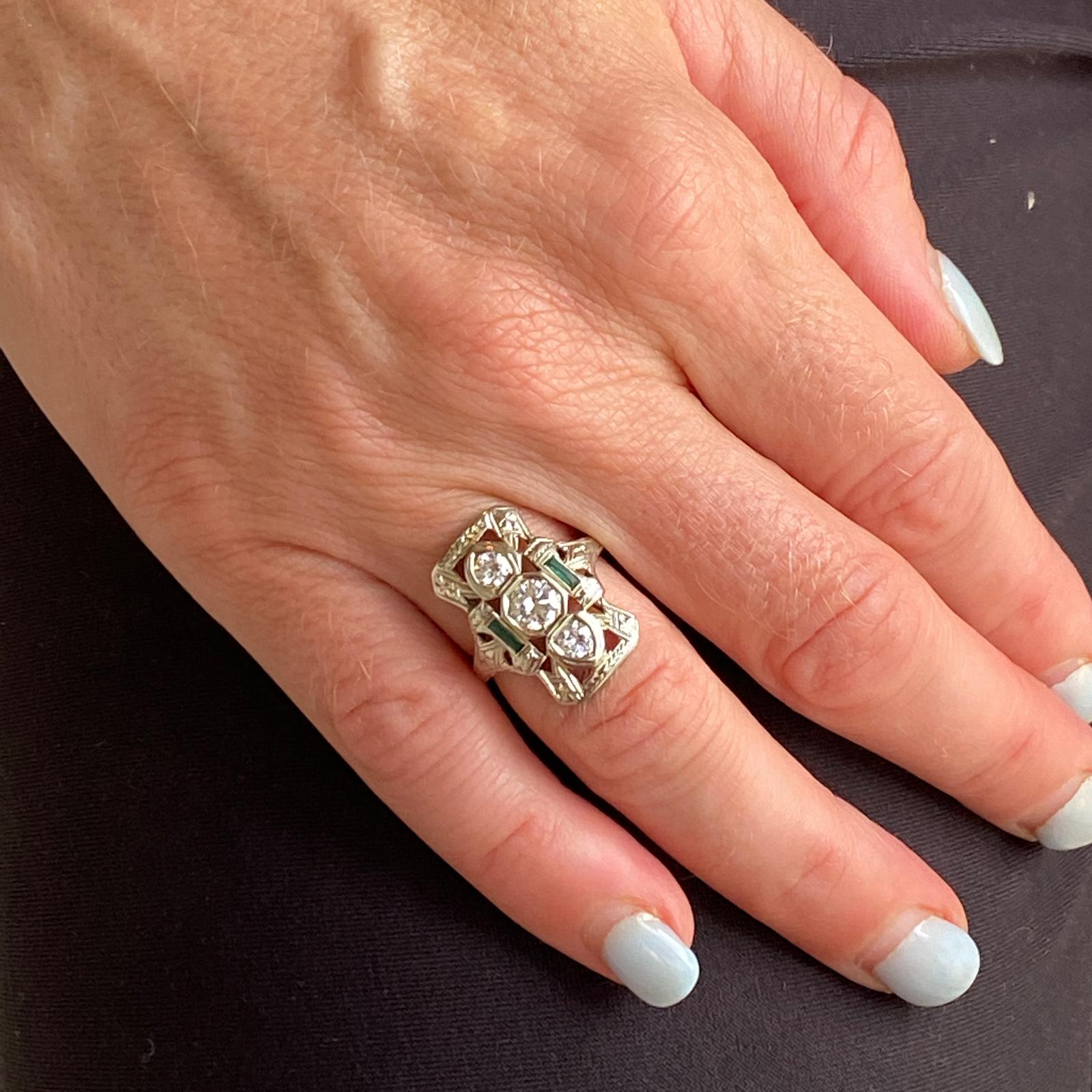 Art Deco Diamond Emerald Accent 18 Karat White Gold Filigree Cocktail Ring In Excellent Condition In Boca Raton, FL