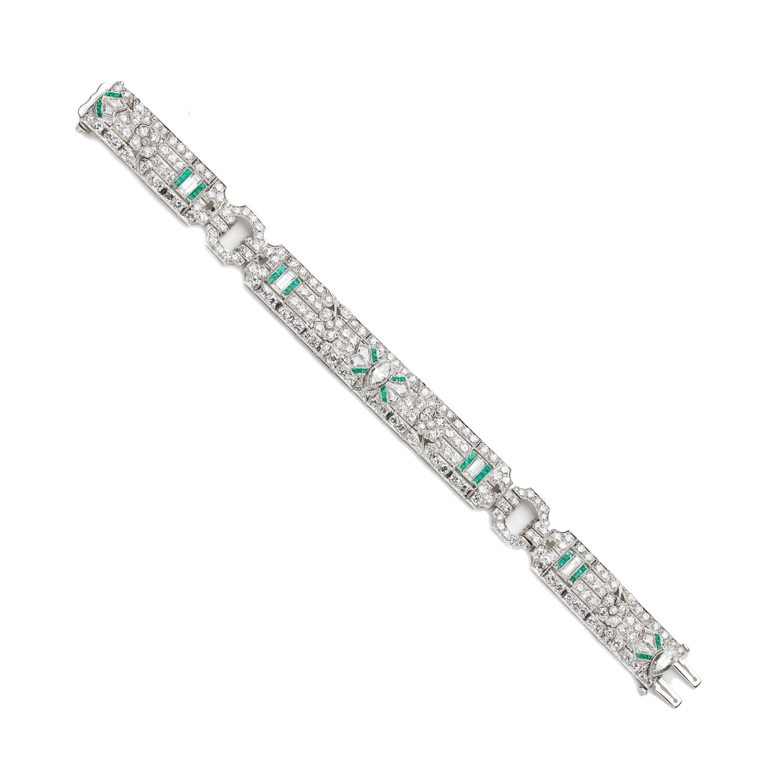 Women's Art Deco Diamond, Emerald And Platinum Bracelet, Circa 1925 For Sale