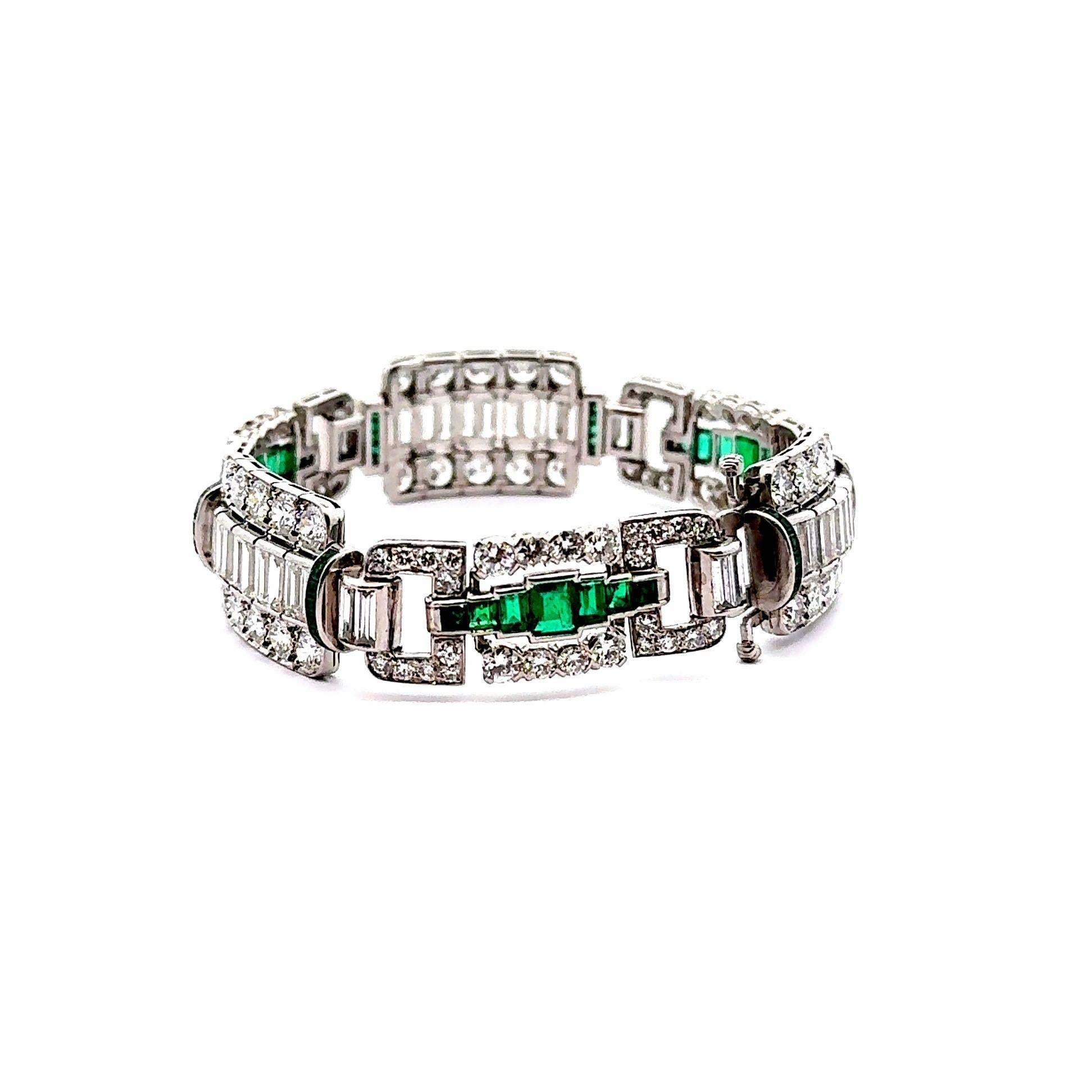 Art Déco Bracciale Art Deco in platino con diamanti e smeraldi, CIRCA 1927 in vendita