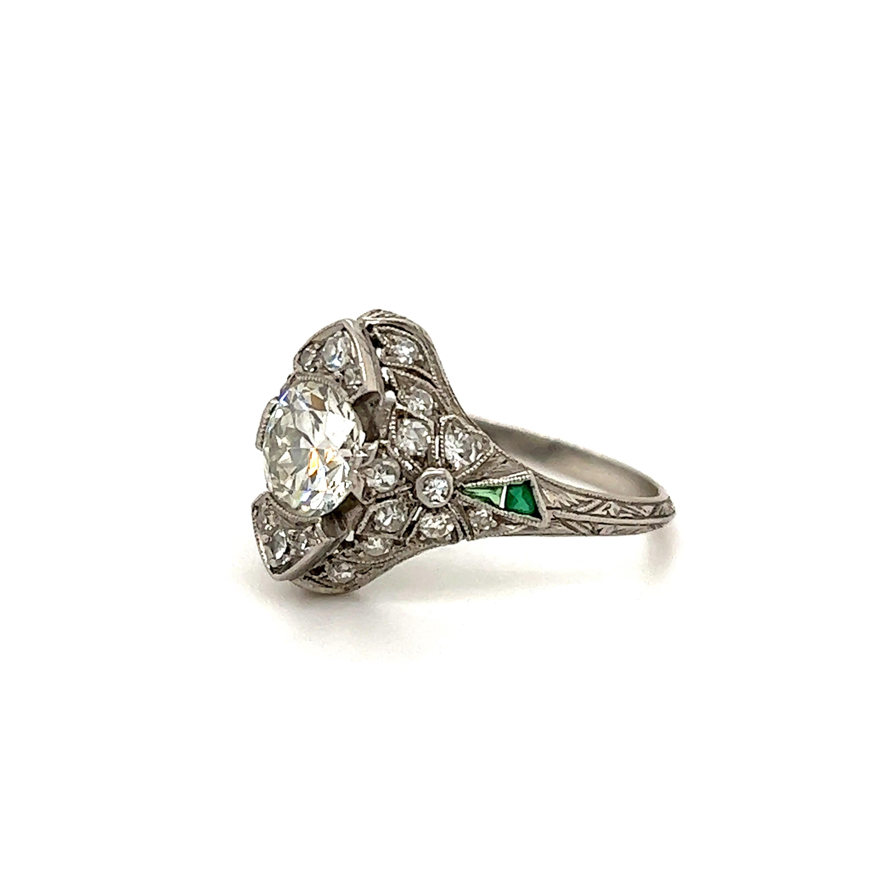 Women's Art Deco Diamond & Emerald Platinum Ring