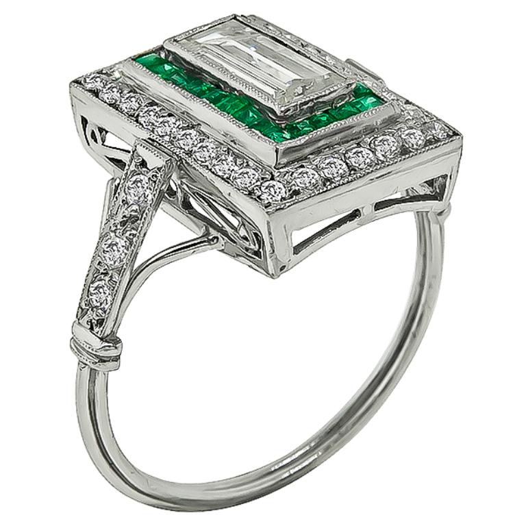 Art Deco Diamond Emerald Platinum Ring In Good Condition In New York, NY