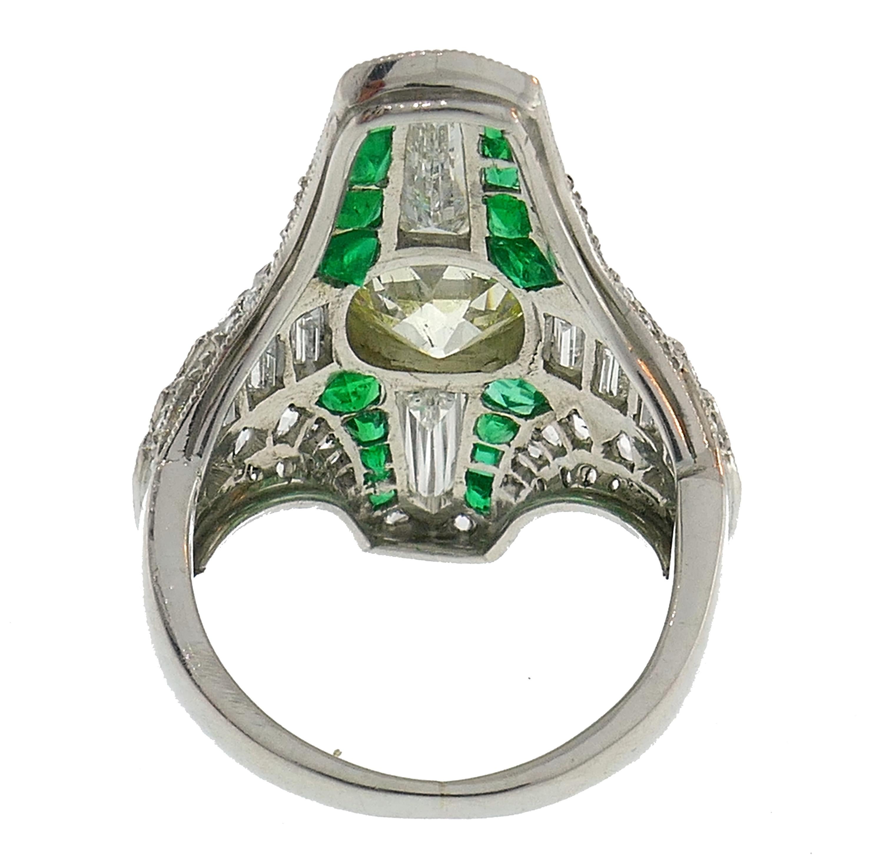 Art Deco Diamond Emerald Platinum Ring In Good Condition For Sale In Beverly Hills, CA