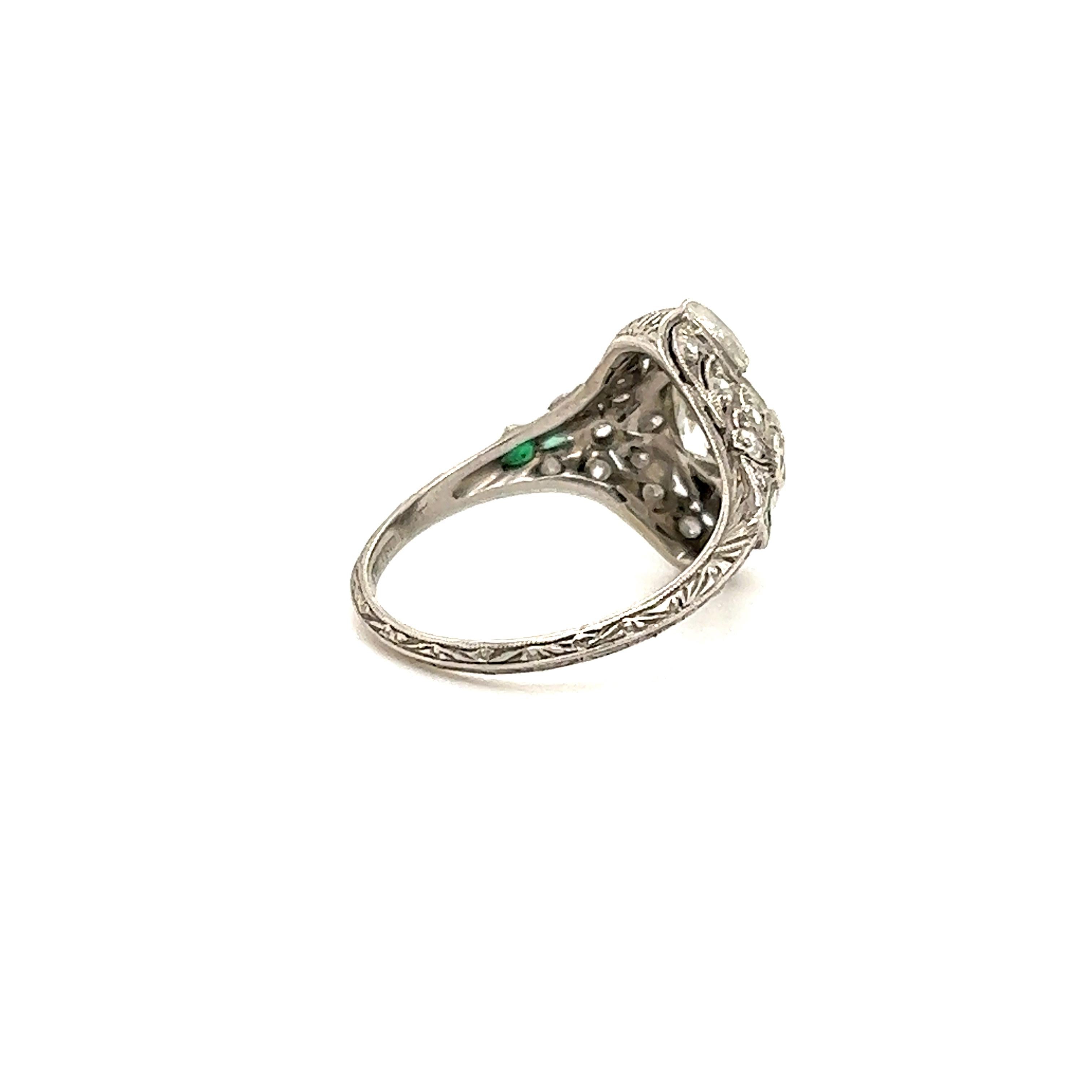 Art Deco Diamond & Emerald Platinum Ring In Excellent Condition In MIAMI, FL