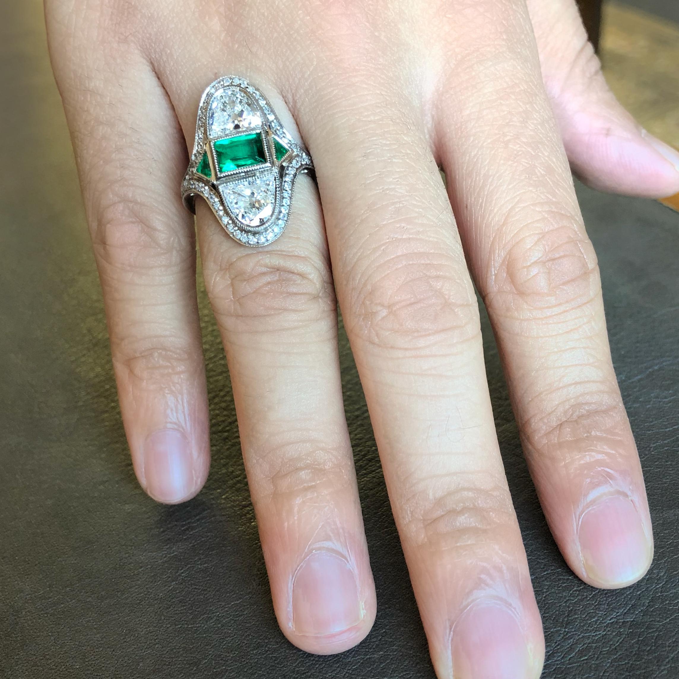 Art Deco Diamond Emerald Ring, ca. 1900s 1