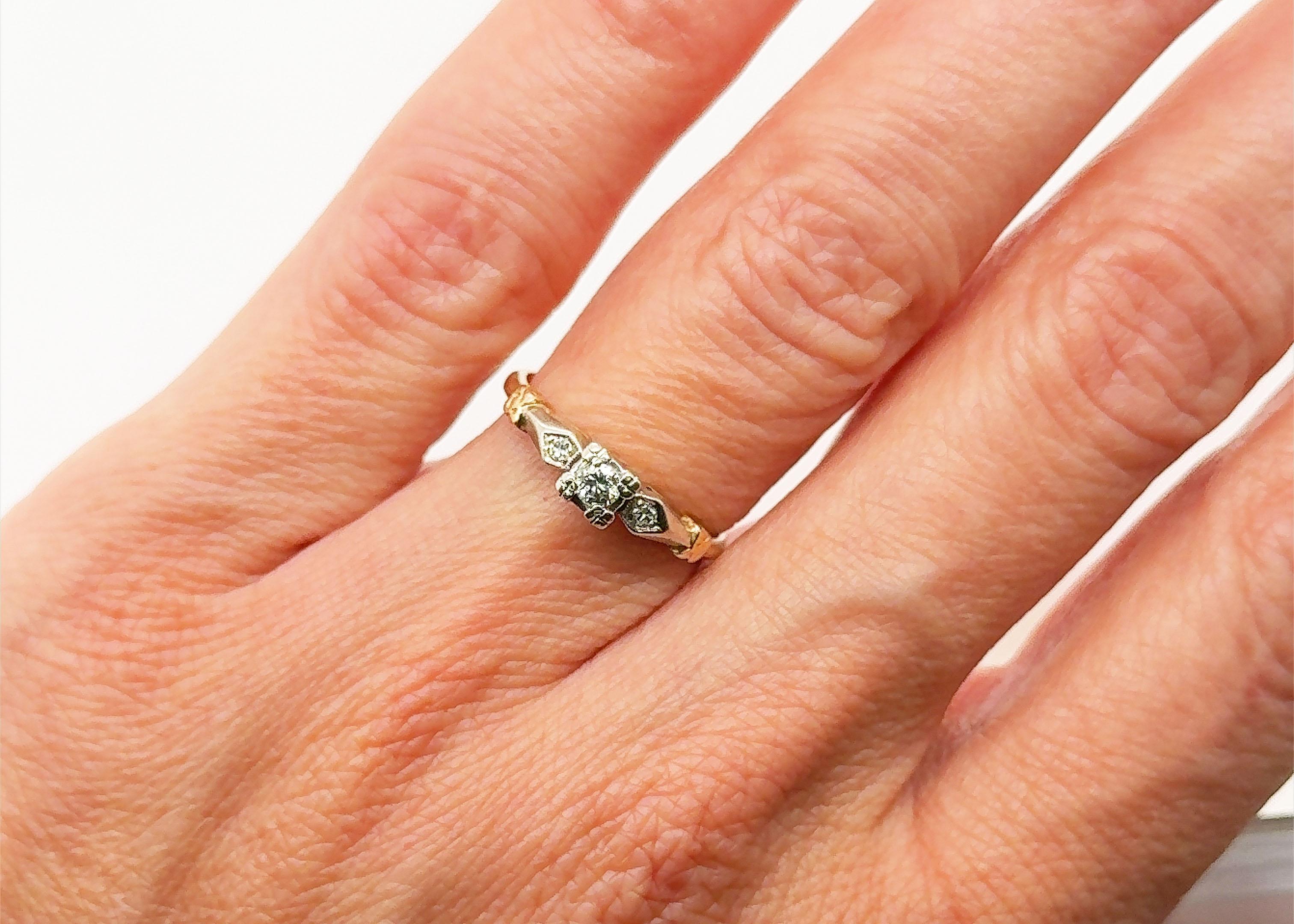 Art Deco Diamond Engagement Ring .12ct Transitional Original 1920's Antique 14K For Sale 3