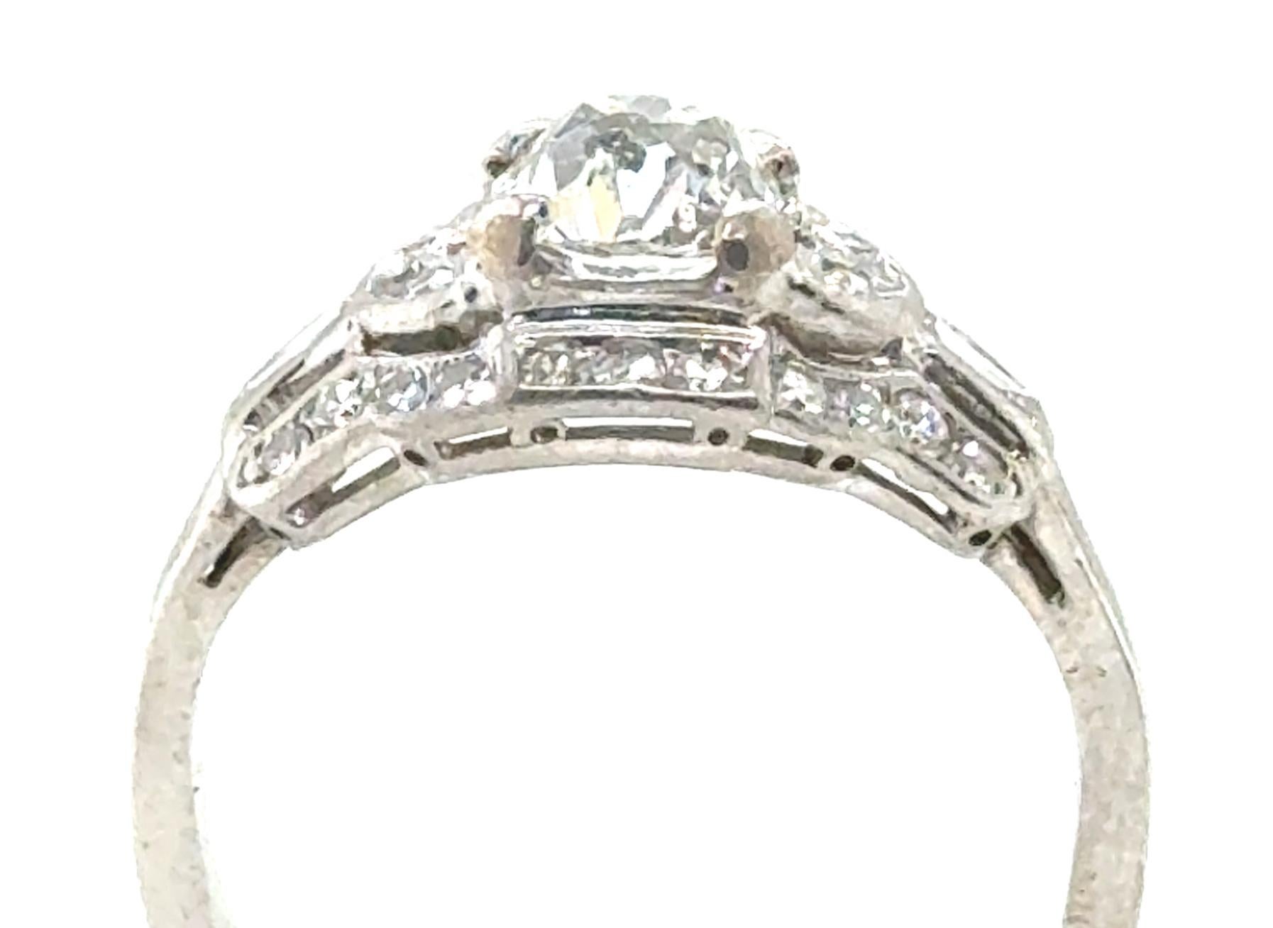 Echte Original-Antike aus den 1920er Jahren Art Deco GIA 1,75ct Diamant Platin Vintage Verlobungsring



Mit einem SPECTACULAR GIA zertifizierten 1,03ct Old Mine Cushion Cut Natural Mined Diamond Center

Altschliffdiamanten dieser Größe sind sehr
