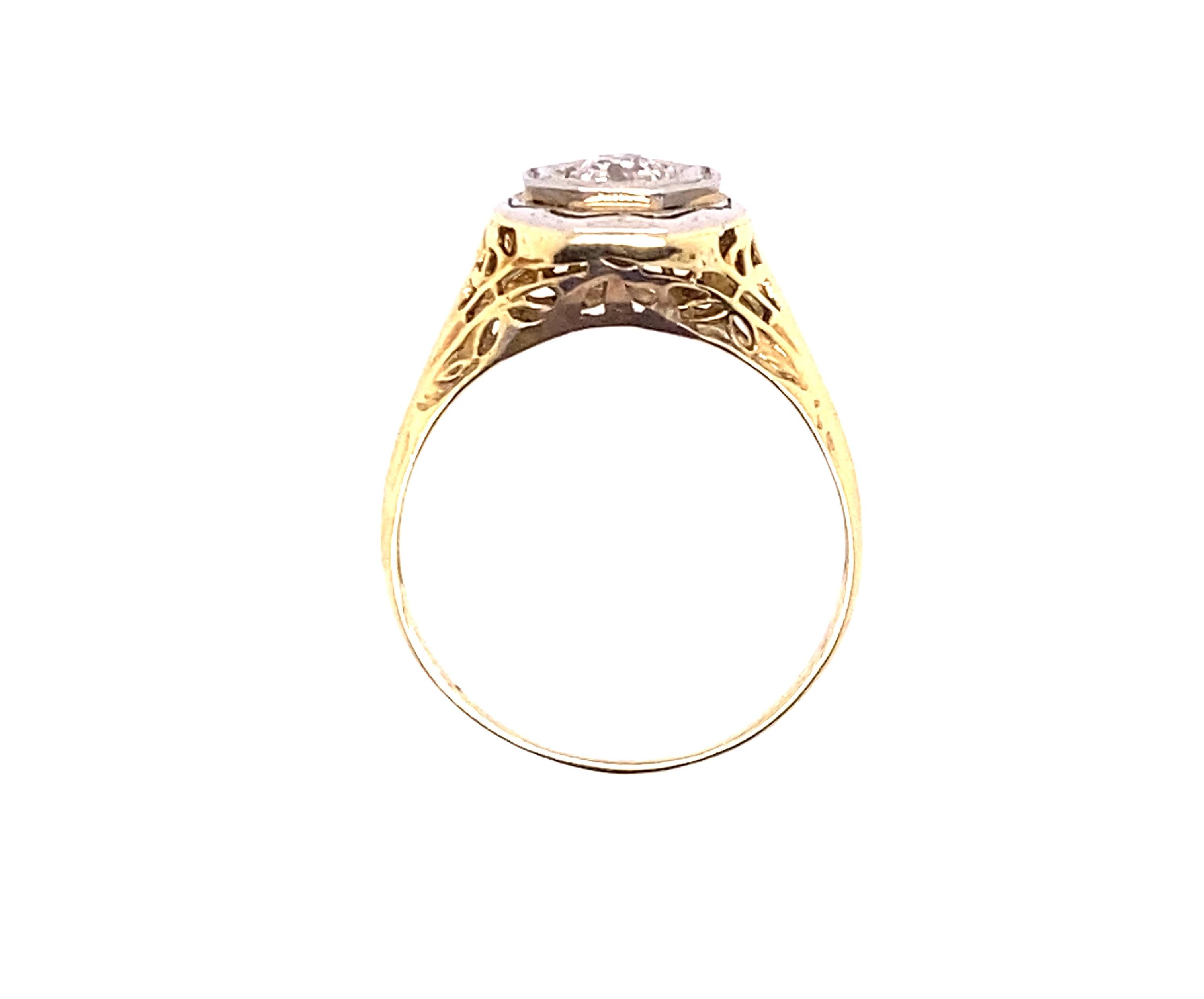 Vintage Antike .25ct Diamant Filigran 14K Gelbgold Art Deco Verlobungsring




Etwa 1910er-1920er Jahre

Echte Antiquität; keine Reproduktion 

Handgravur Leichtes Filigran 

100% natürlicher Diamant

.25 Karat Gesamtgewicht der Diamanten

Massiv
