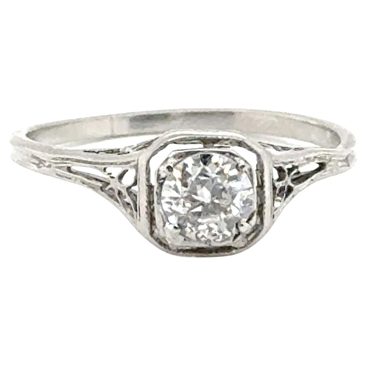Anello di fidanzamento con diamante Art Deco da 0,40 carati solitario in filigrana estratto nel 1930 in platino in vendita