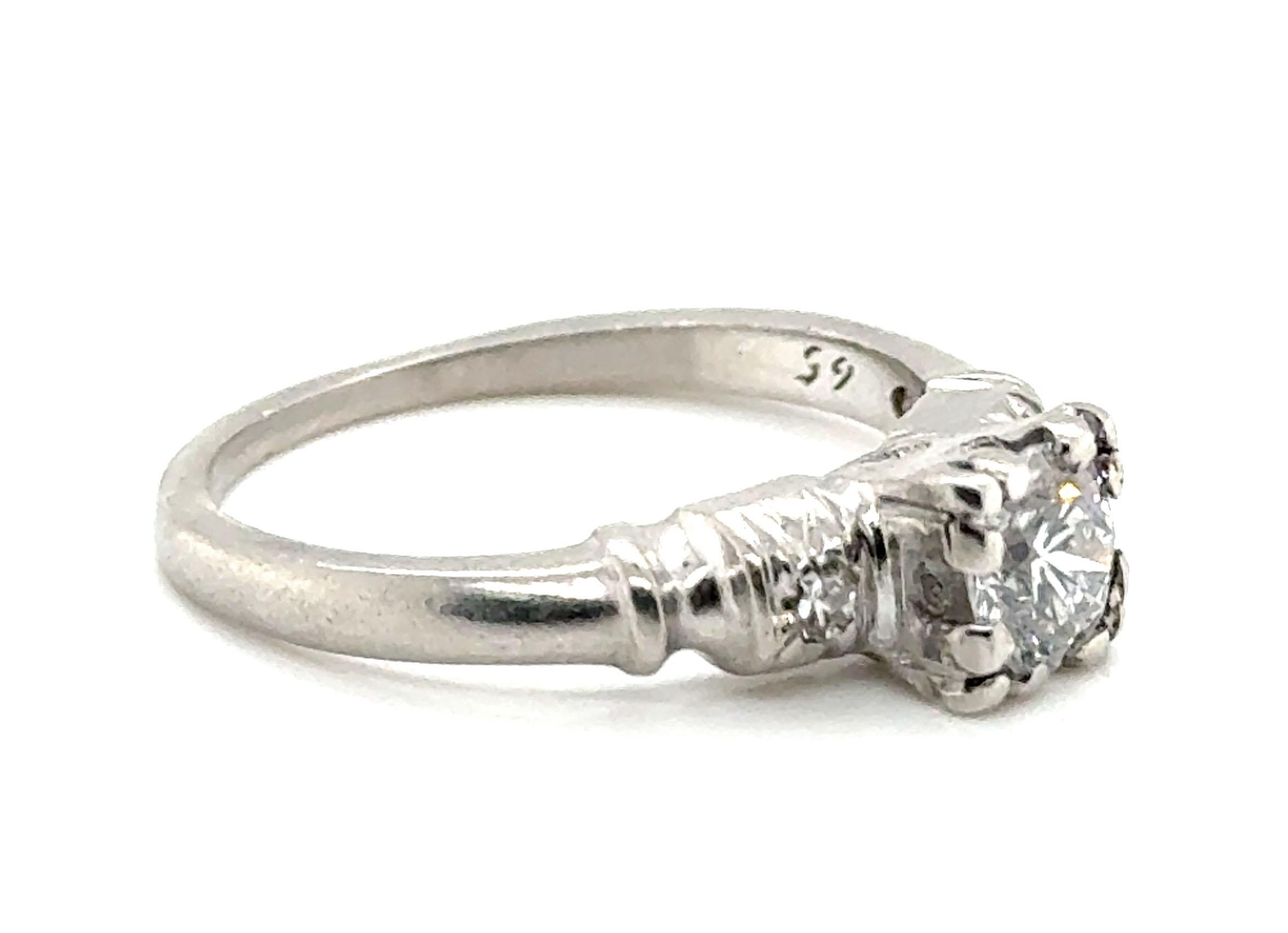 Auténtico Anillo de Compromiso de Diamantes Art Decó Antiguo Original de los años 1930-1940 .49ct Platino Vintage


Contiene un diamante auténtico de talla brillante redondo natural de 0,45 ct.

Pieza de joyería intemporal y distintiva del pasado.