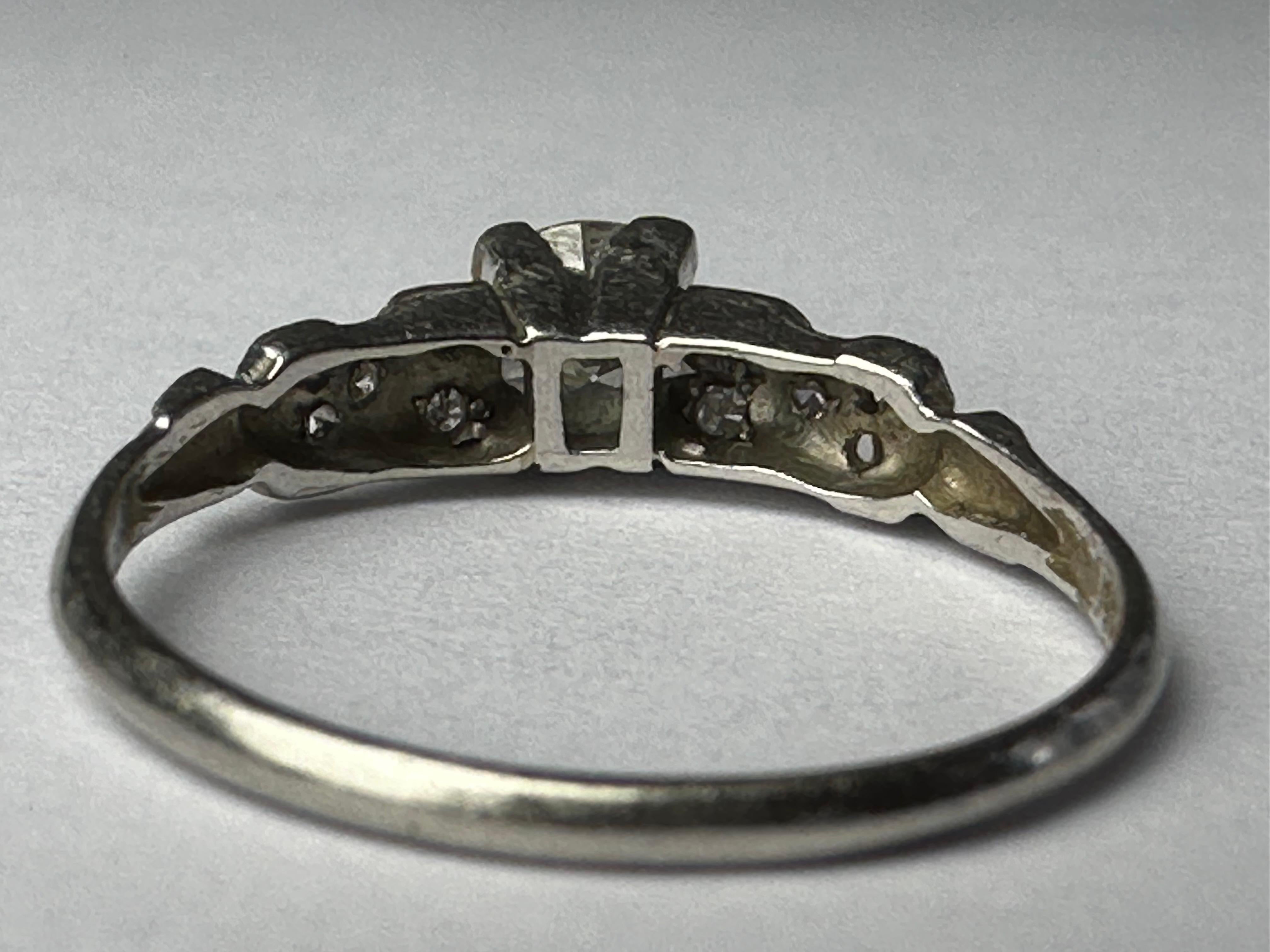 Art Deco Diamond Engagement Ring  For Sale 1