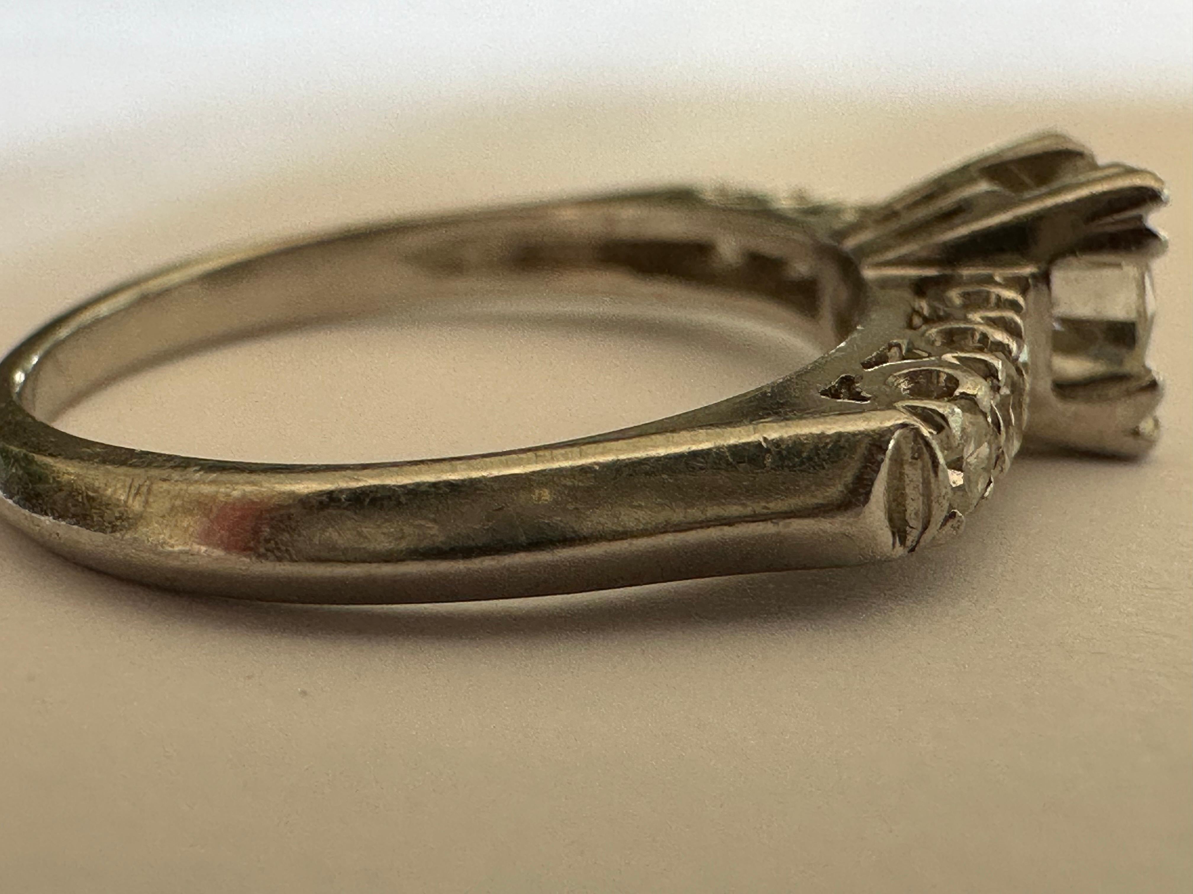 Bague de fiançailles Art déco en diamants en vente 1