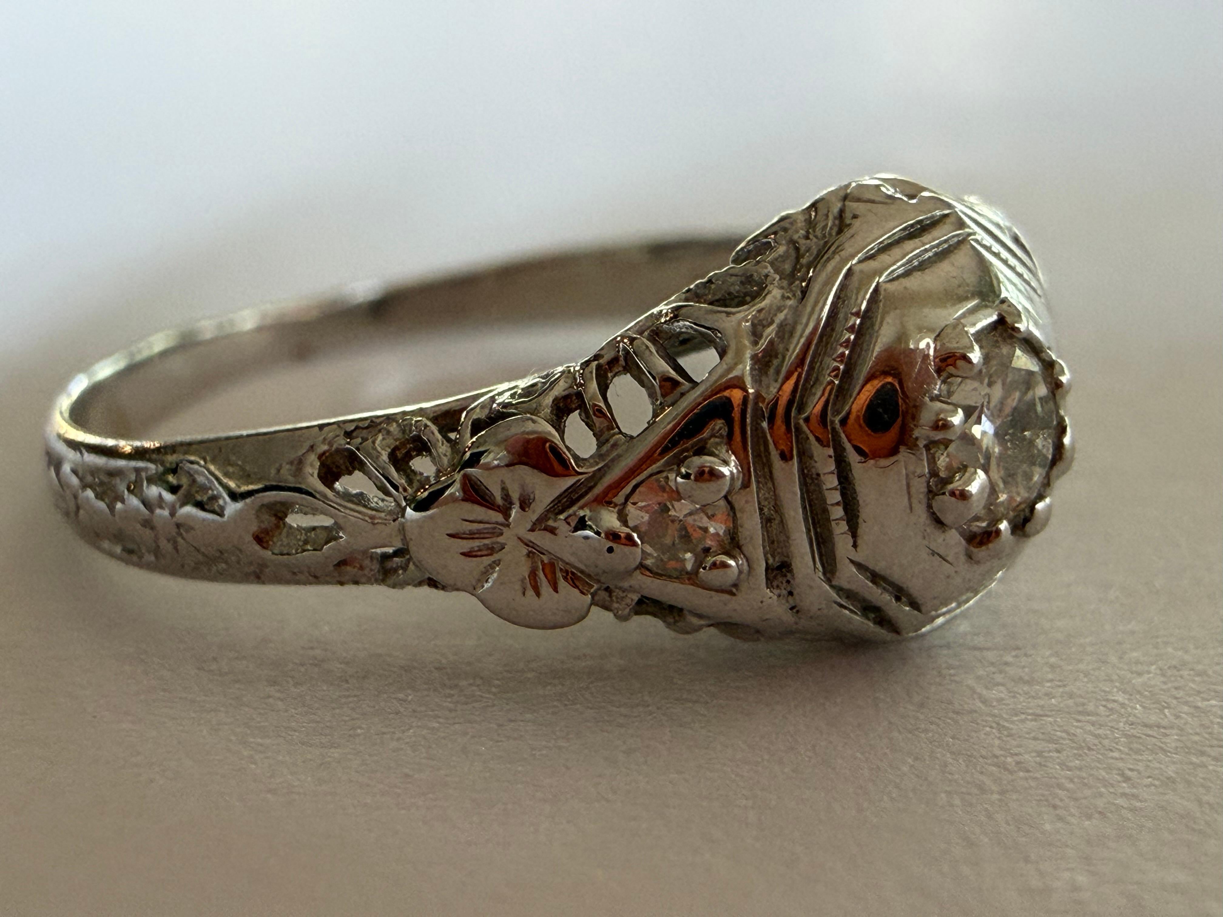 Bague de fiançailles Art déco en diamants en vente 1