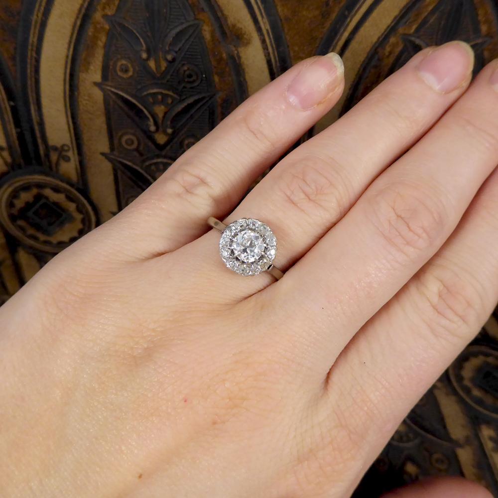 Art Deco Diamond Ring in 18 Carat White Gold and Platinum, 0.85 Carat Centre 1