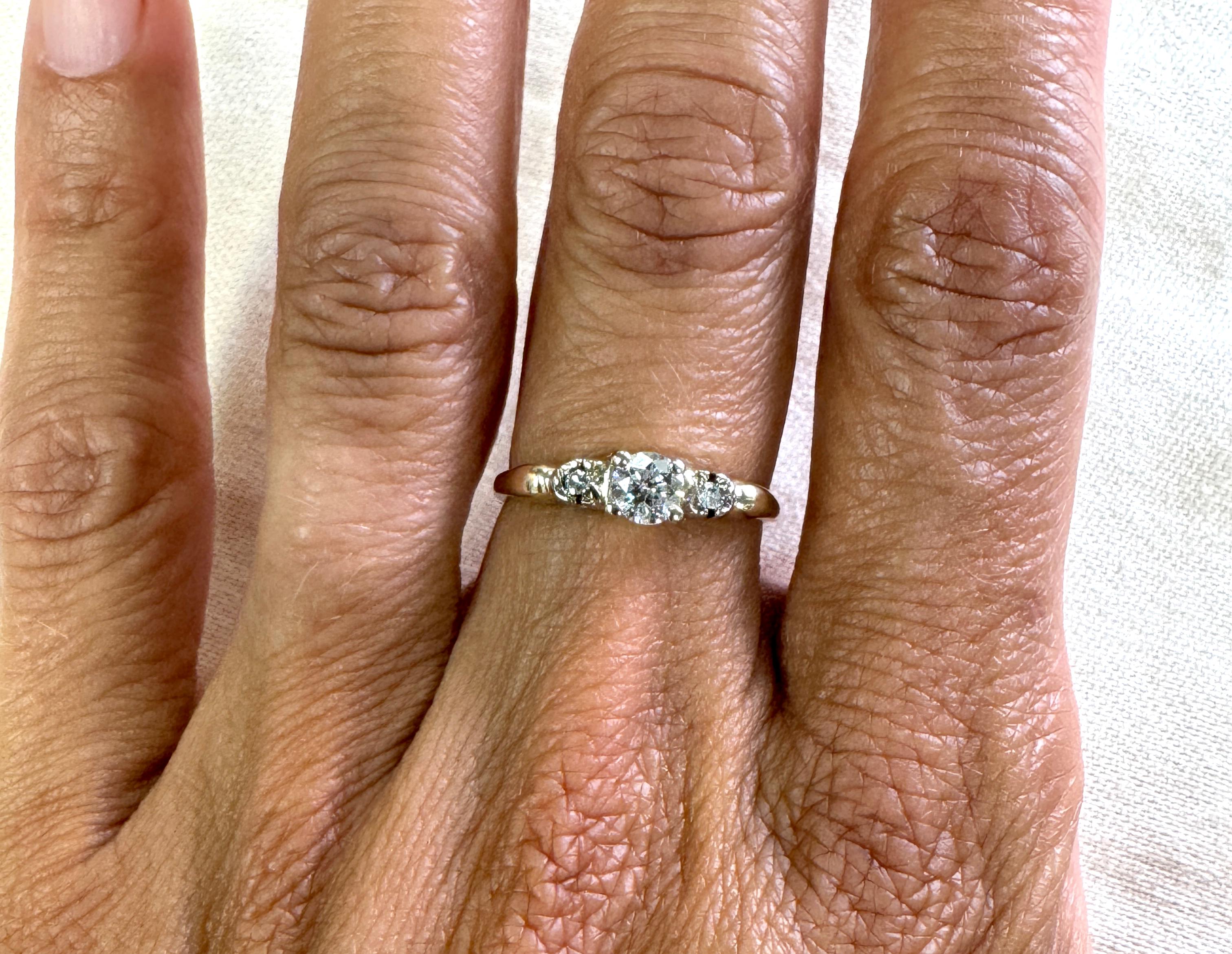 Anello di fidanzamento con diamante Art Deco coniato da 0,42 carati, originale degli anni '30-'40, giallo 14 carati. In condizioni ottime in vendita a Dearborn, MI