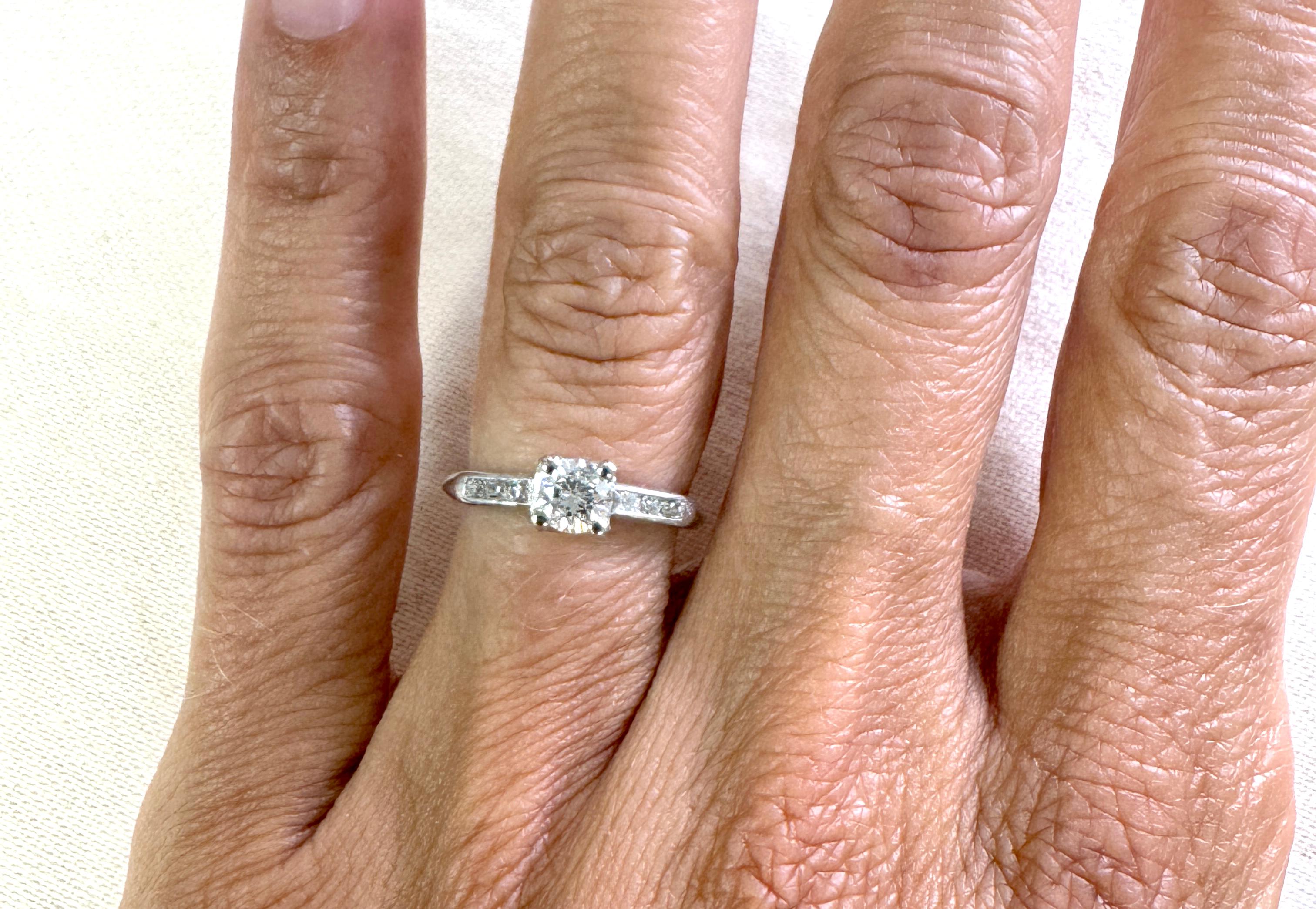 Donna Anello di fidanzamento con diamante Art Deco coniato da 0,52 carati originale degli anni '30-'40 in platino in vendita