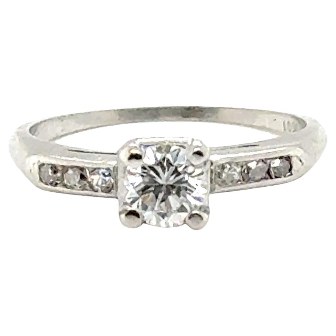 Anello di fidanzamento con diamante Art Deco coniato da 0,52 carati originale degli anni '30-'40 in platino in vendita