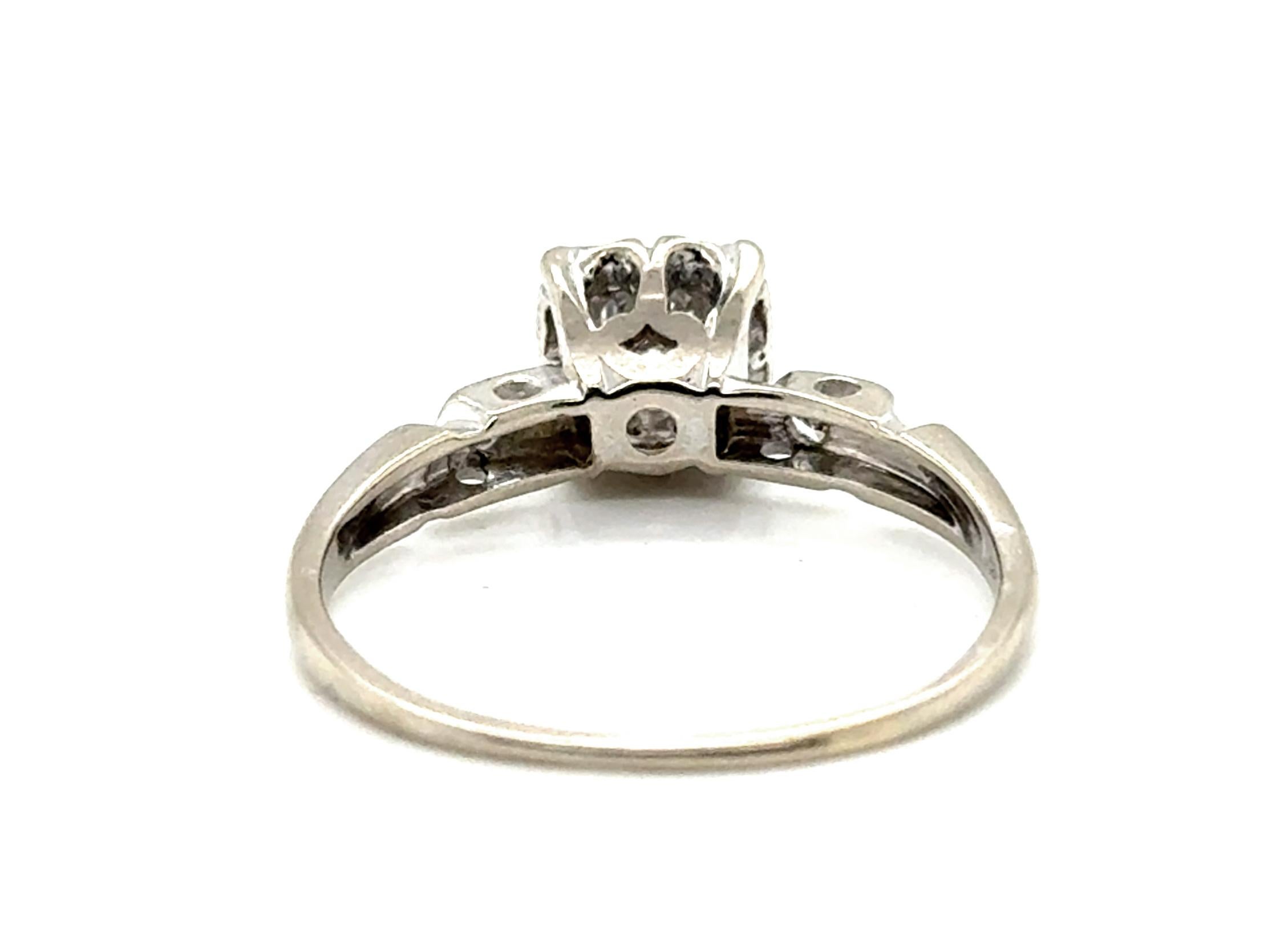 Anillo de compromiso de diamantes Art Déco Mined .54ct RBC Original de 1940 14K en Excelente estado para la venta en Dearborn, MI