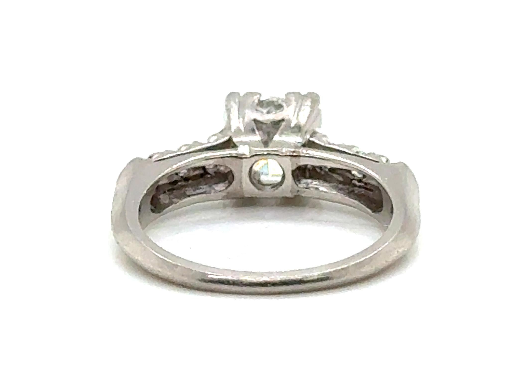Bague de fiançailles Art Déco diamant miné .82ct Original 1940's-1950's Platinum Excellent état - En vente à Dearborn, MI