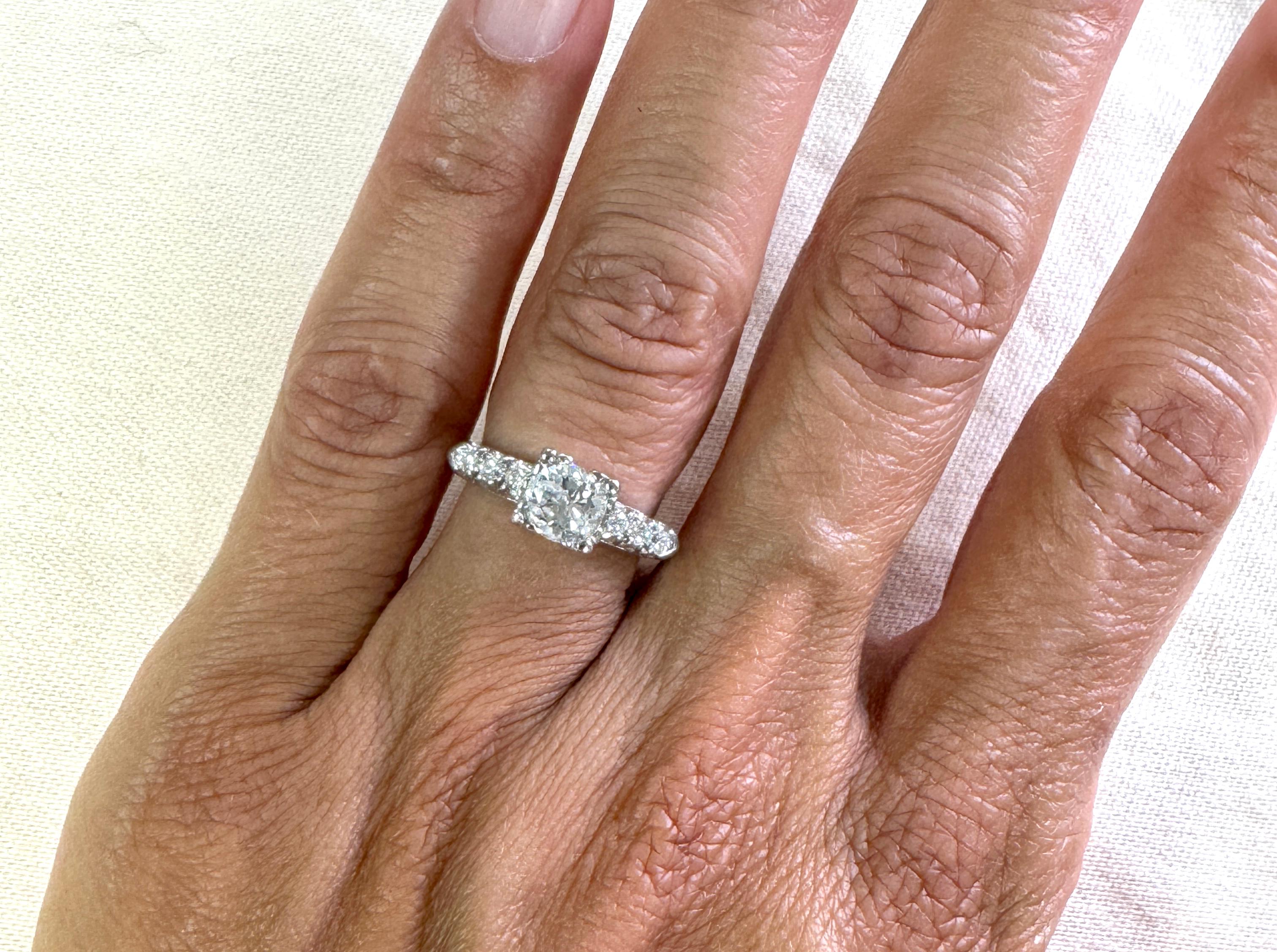 Bague de fiançailles Art Déco diamant miné .82ct Original 1940's-1950's Platinum Pour femmes en vente