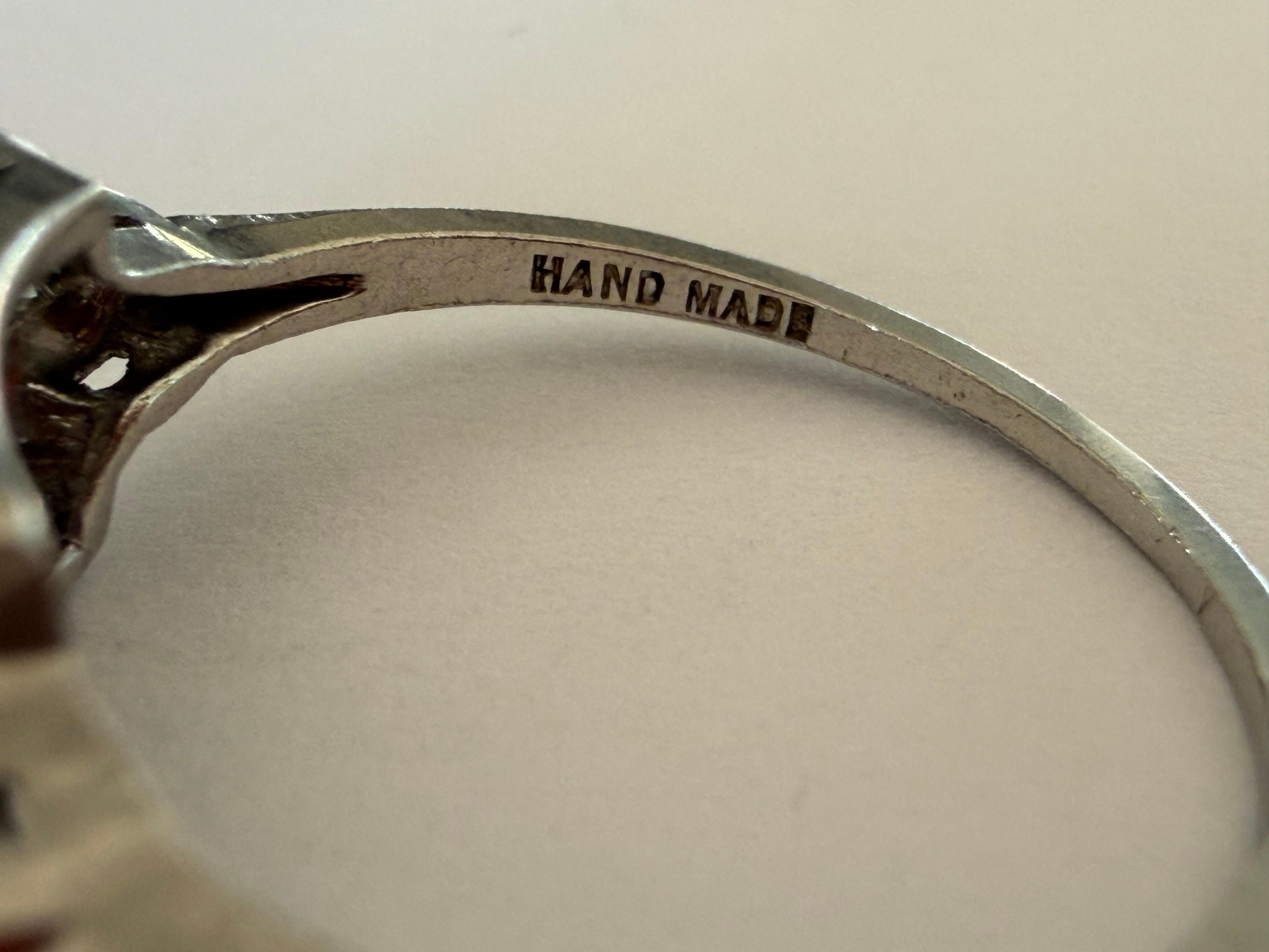 Set di anelli di fidanzamento con diamanti Art Deco in vendita 6