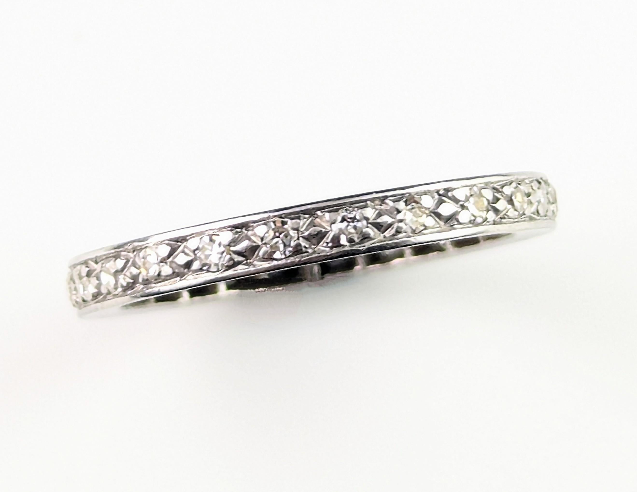 Anello dell'eternità con diamante Art Deco, oro bianco 18 carati in vendita 8