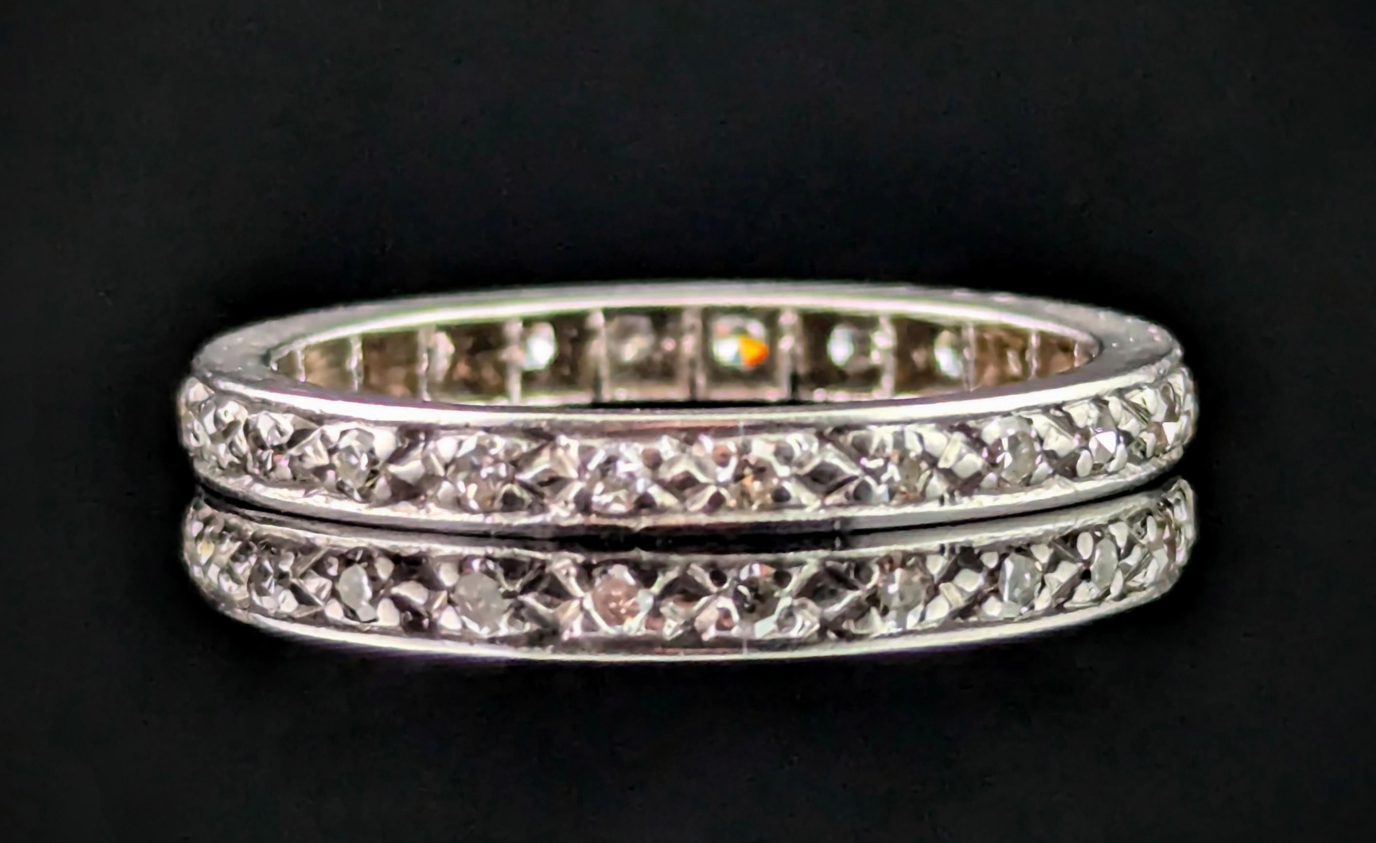 Art Déco Anello dell'eternità con diamante Art Deco, oro bianco 18 carati in vendita