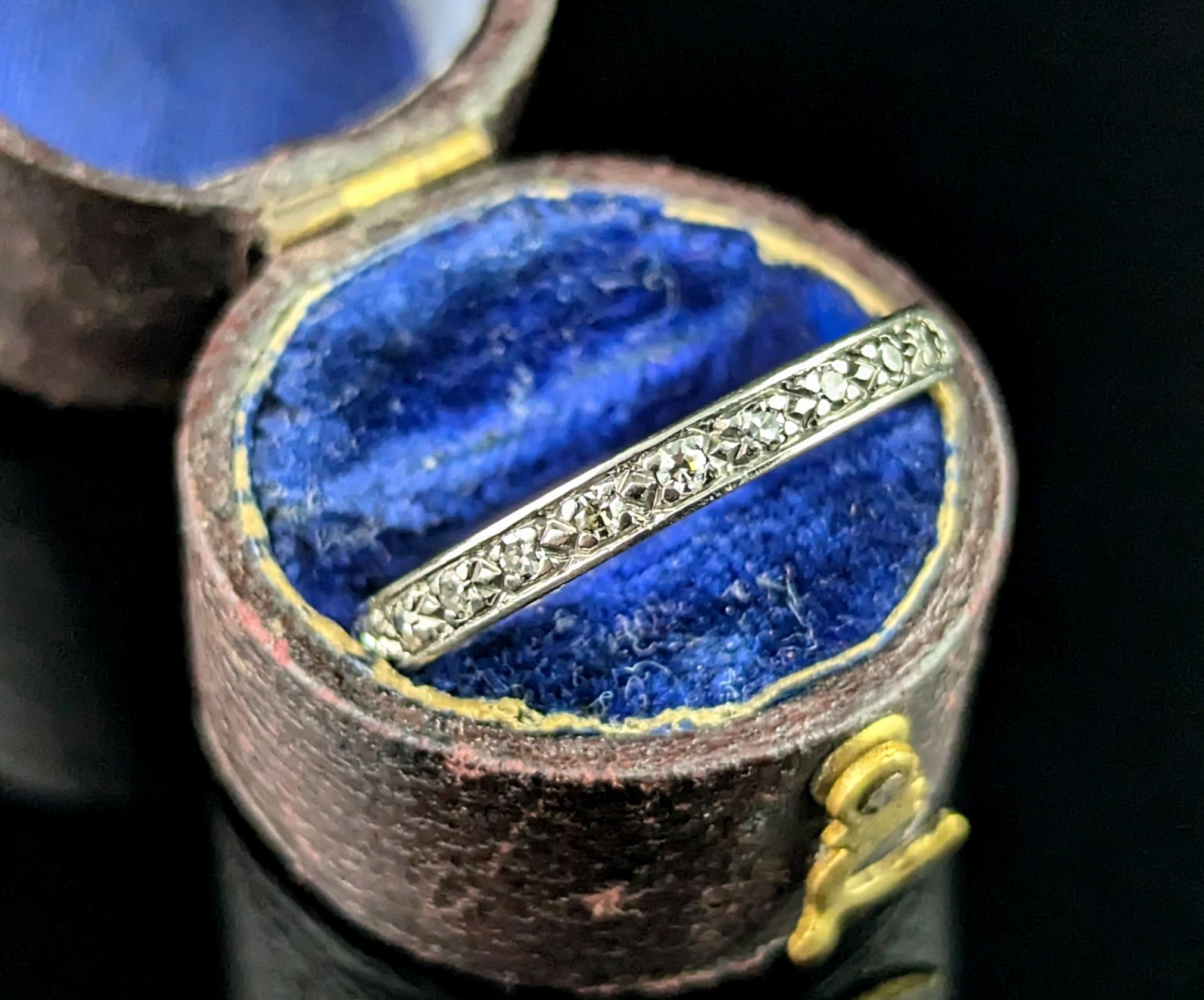 Anello dell'eternità con diamante Art Deco, oro bianco 18 carati in vendita 2