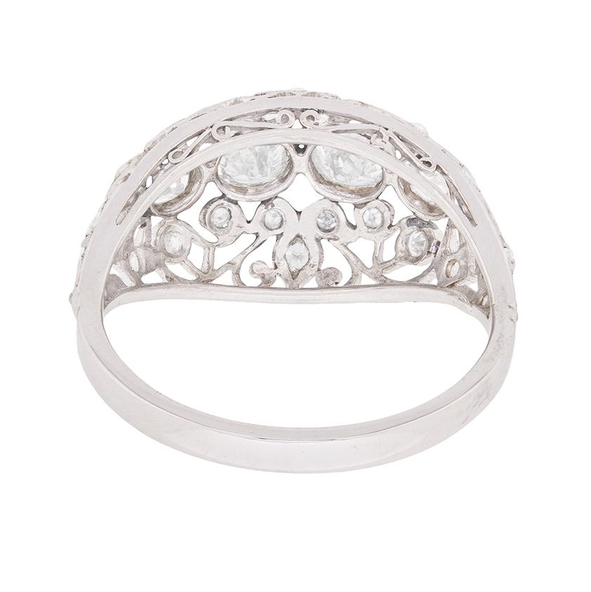 Art Deco Diamond Filigree Cluster Ring, circa 1920s In Good Condition For Sale In London, GB