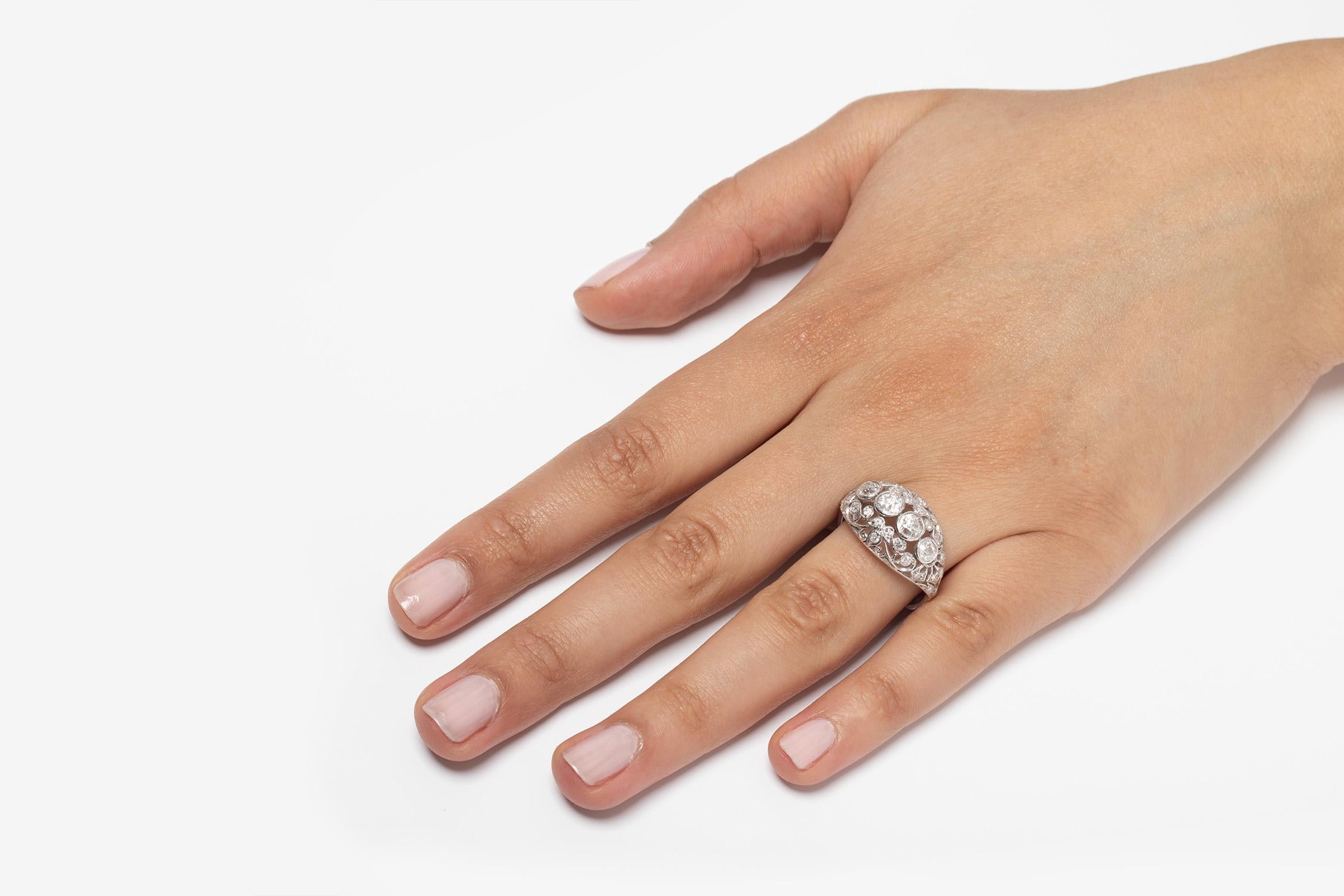 Filigraner Art-déco-Diamant-Cluster-Ring, ca. 1920er Jahre für Damen oder Herren im Angebot