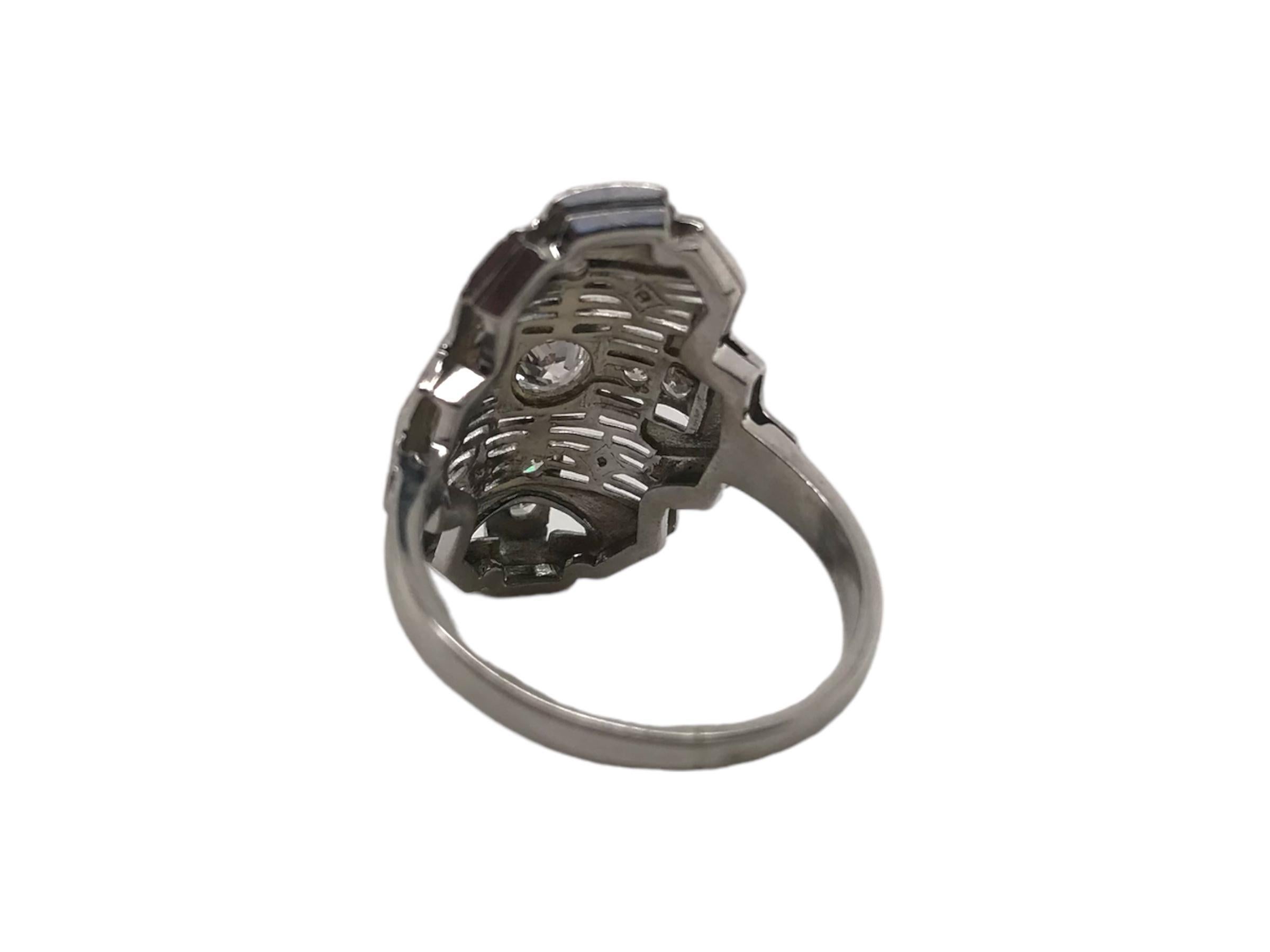 Anello da cocktail in filigrana con diamanti Art Deco in oro bianco 18 carati in vendita 2