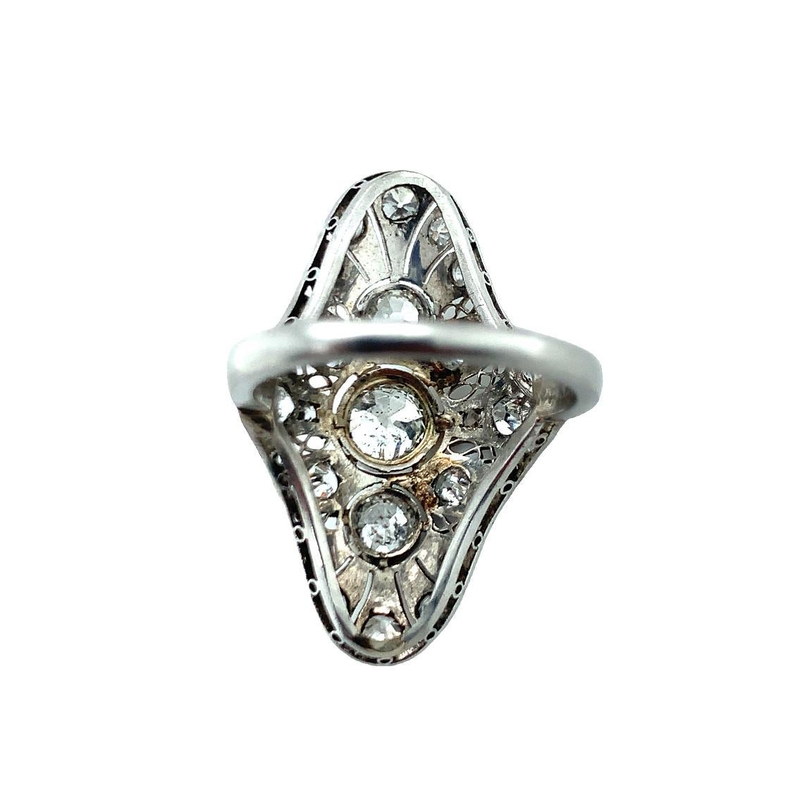 Art Deco Diamond Filigree Platinum Ring In Good Condition For Sale In Beverly Hills, CA
