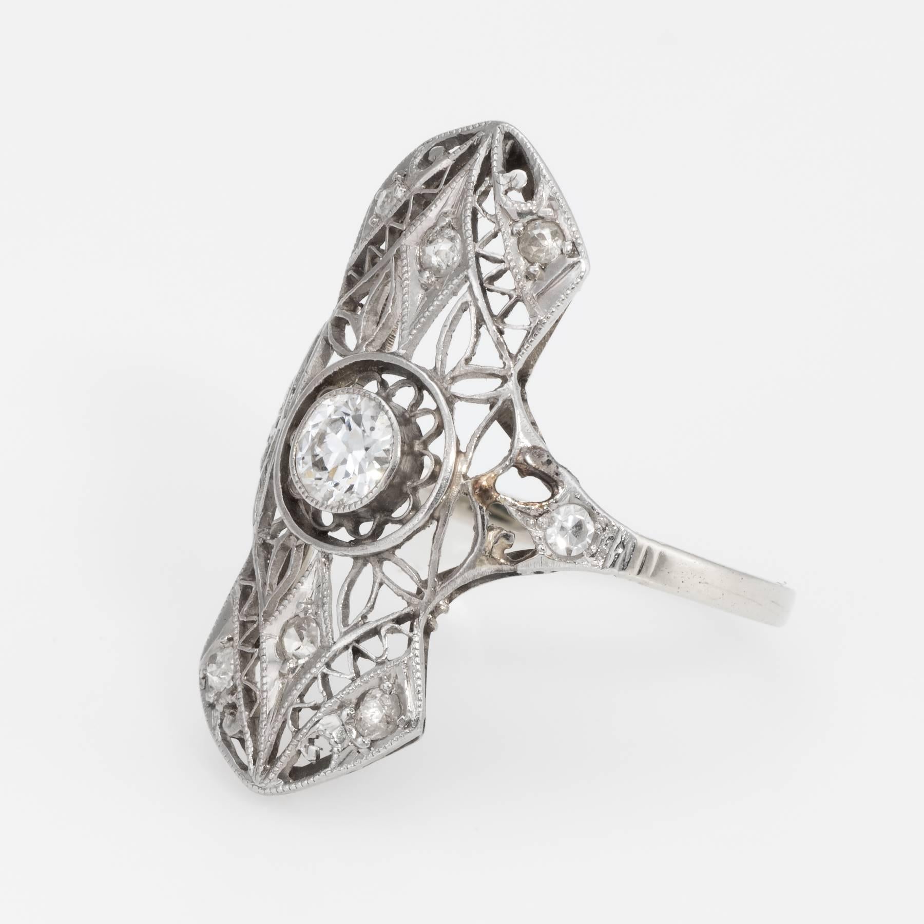 Art Deco Diamond Filigree Ring 14 Karat White Gold In Excellent Condition In Torrance, CA