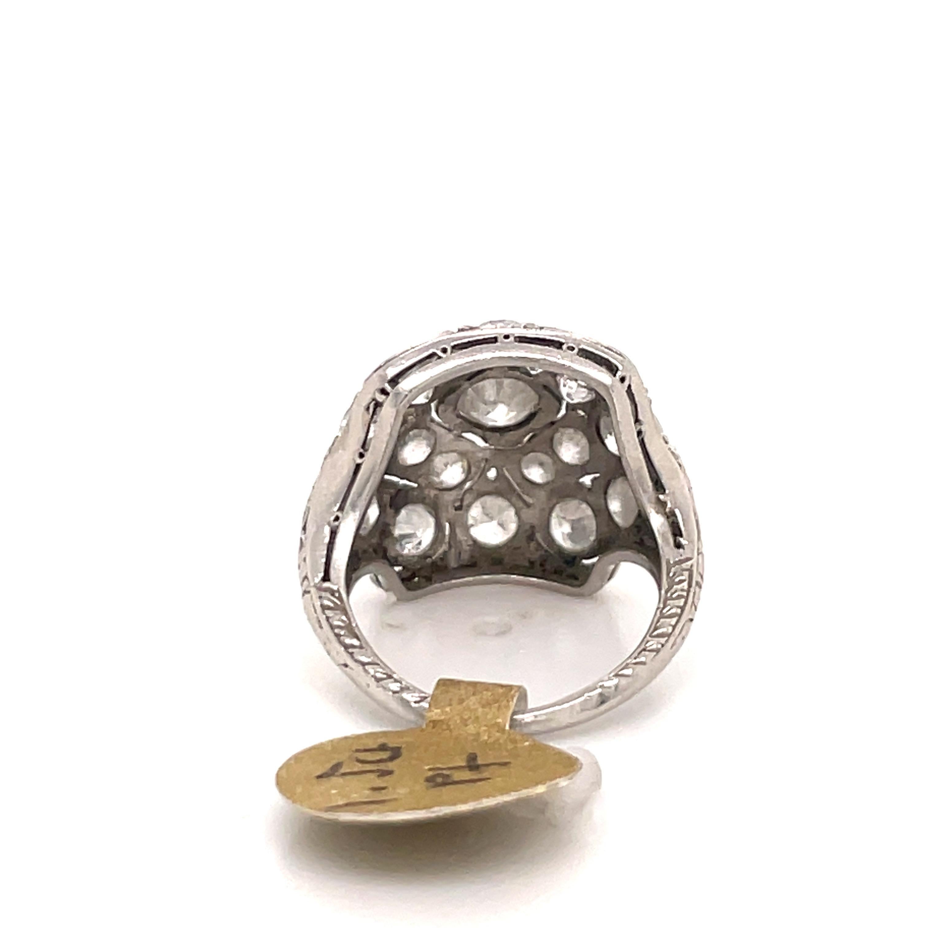 Art Deco Diamond Filigree Ring 1.50 Carats Platinum 5.2 Grams For Sale 4