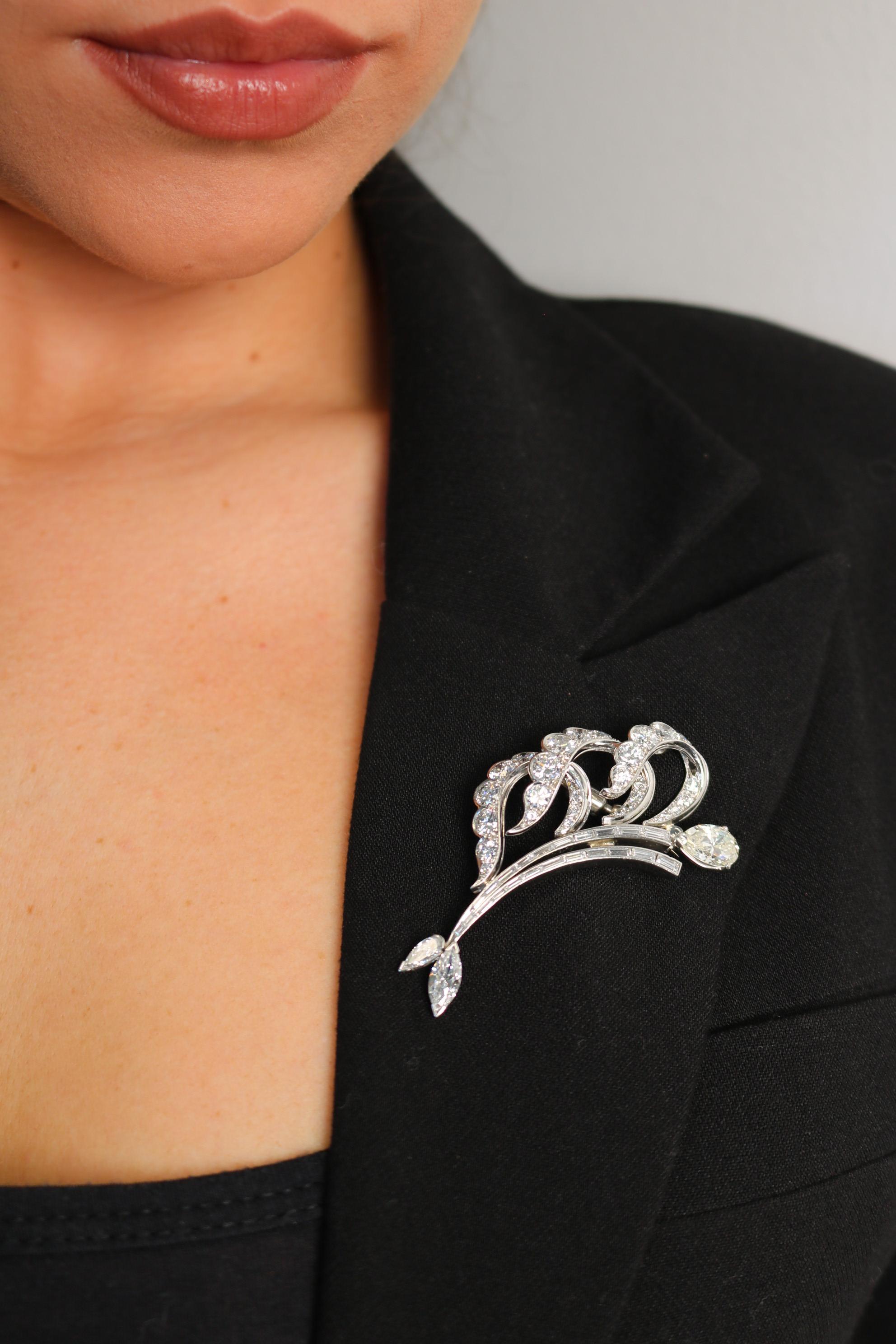 Art déco Art Deco Diamond Fish Brooch Abstract Marlin in Platinum ~8.65ctw en vente