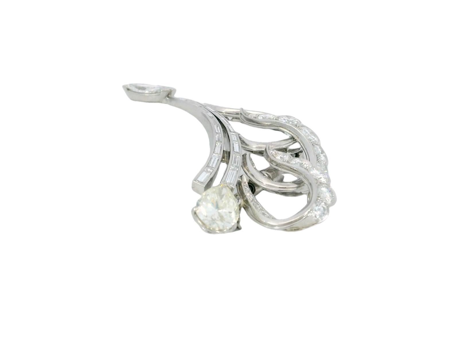 Art Deco Diamond Fish Brooch Abstract Marlin in Platinum ~8.65ctw en vente 2