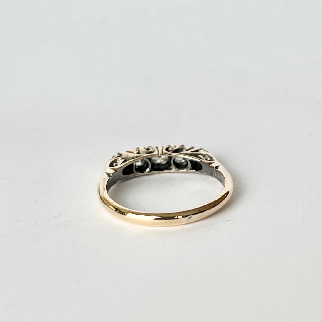 Art Deco Diamond Five-Stone 18 Carat Gold Ring In Good Condition For Sale In Chipping Campden, GB