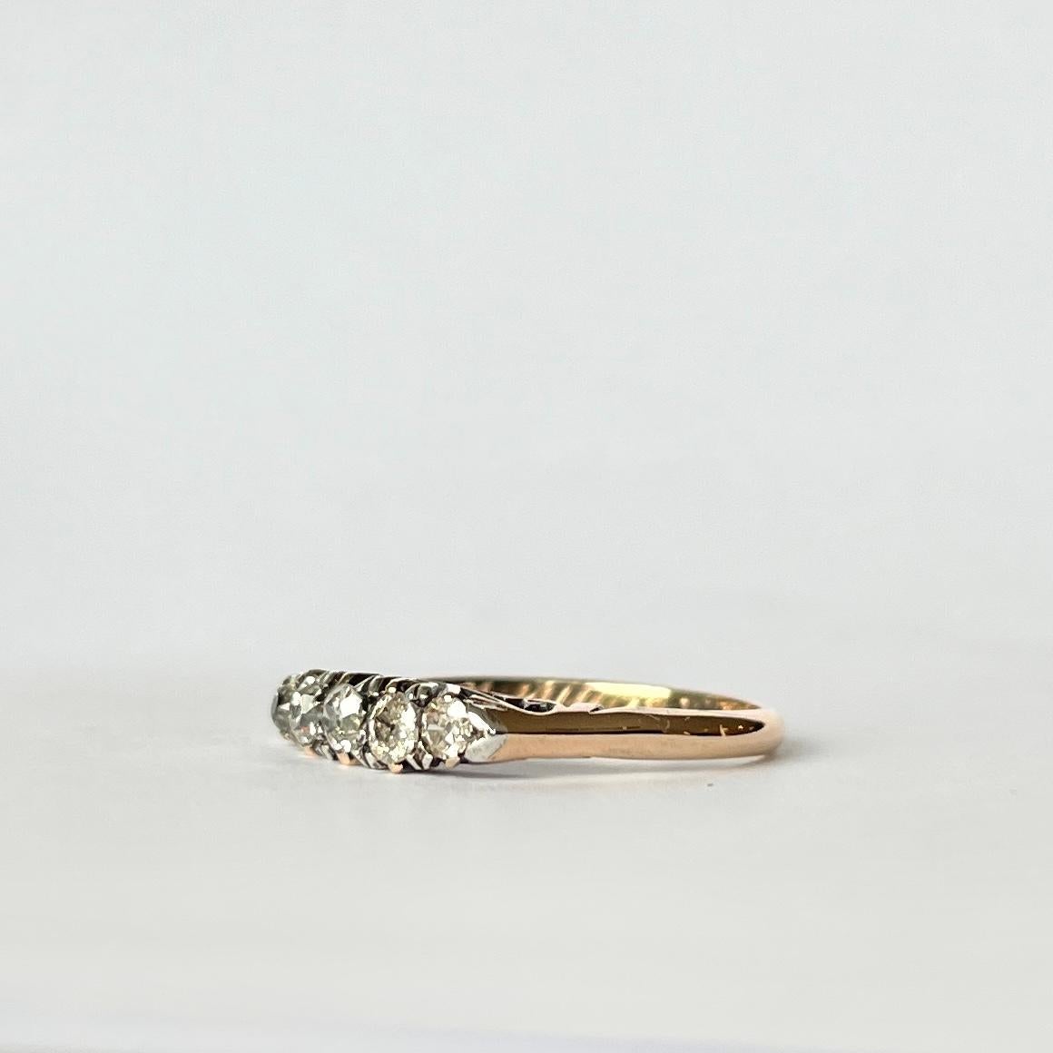 Art Deco Diamantring mit fünf Steinen aus 18 Karat Gold im Zustand „Gut“ im Angebot in Chipping Campden, GB