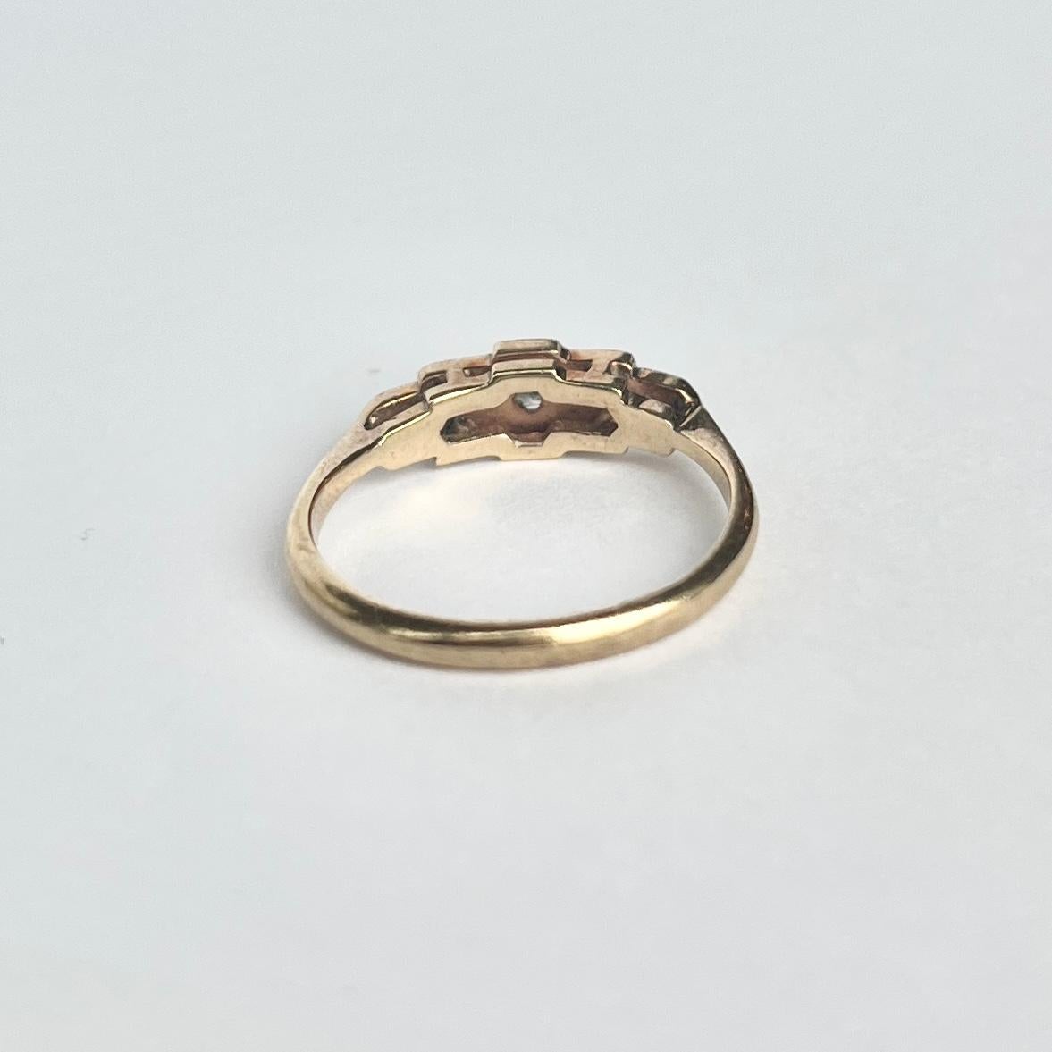 Art Deco Diamantring mit fünf Steinen aus 18 Karat Gold im Zustand „Gut“ in Chipping Campden, GB