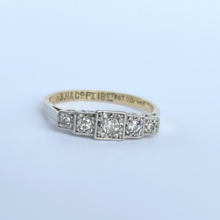 Art Deco Diamond Five-Stone 18 Carat Gold Ring For Sale 1