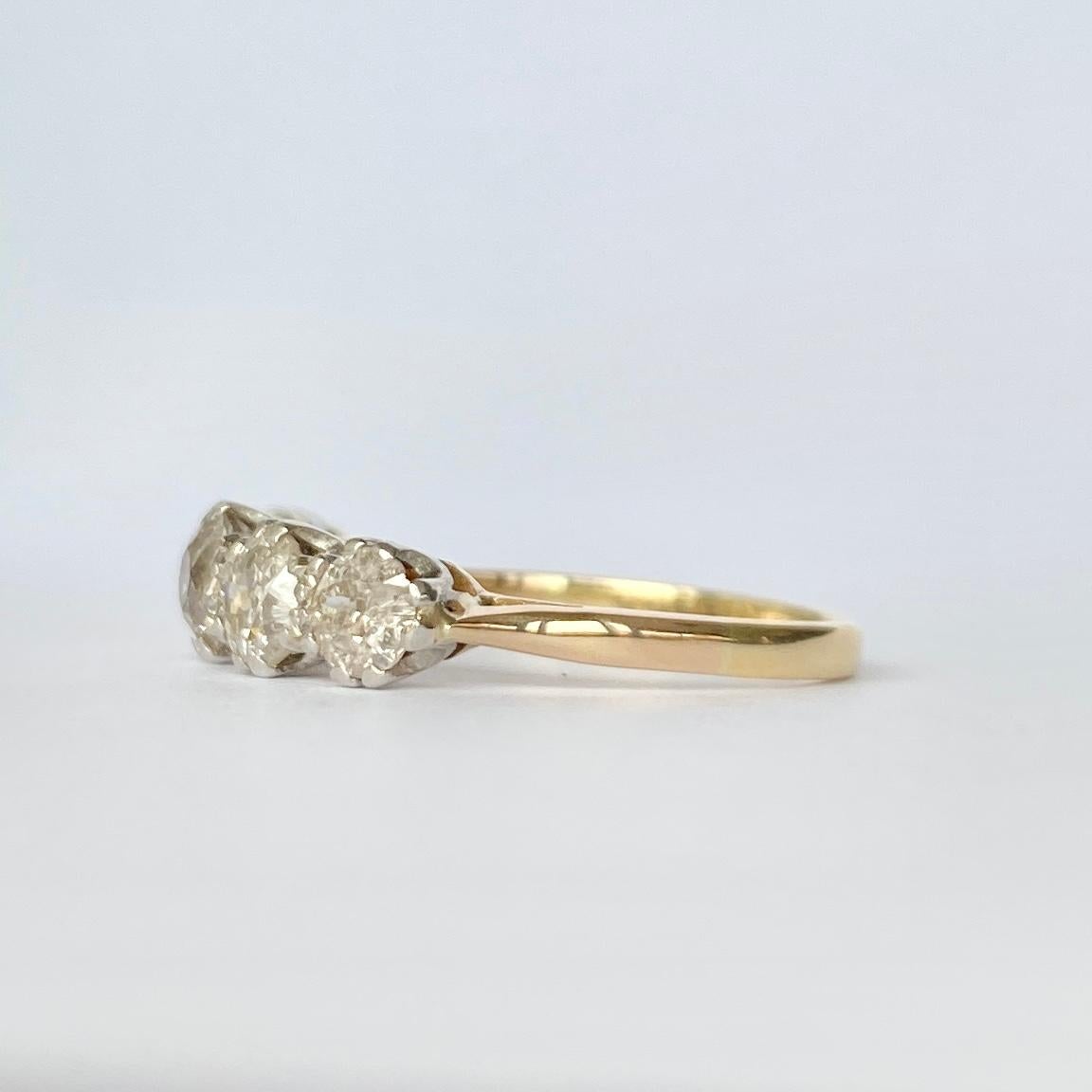 Art Deco Diamond Five-Stone and 18 Carat Gold Ring In Good Condition In Chipping Campden, GB
