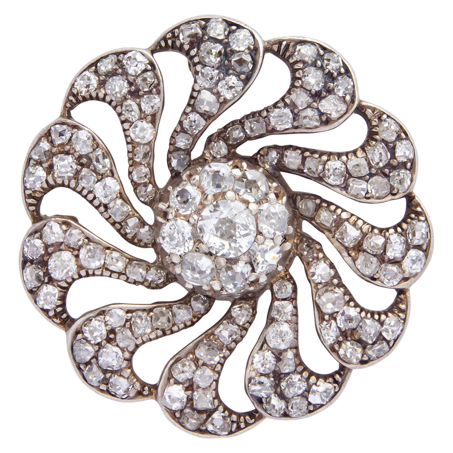 Art Deco, spilla a fiore con diamante